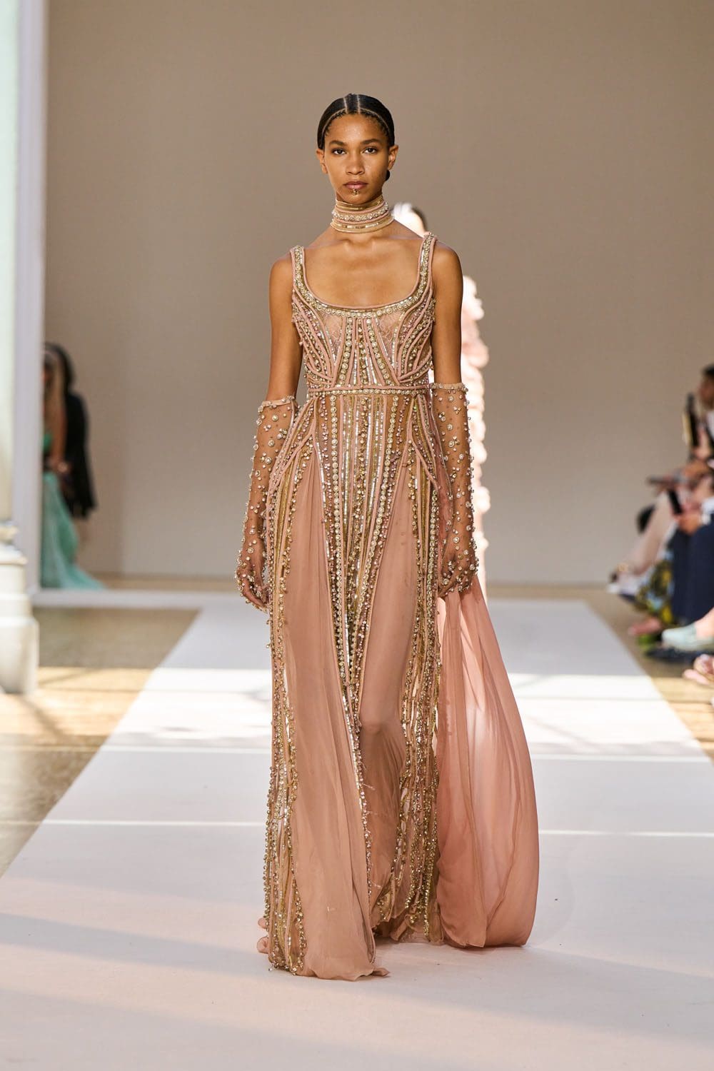 Elie Saab Haute Couture осень 2022-2023 Runway Магазины