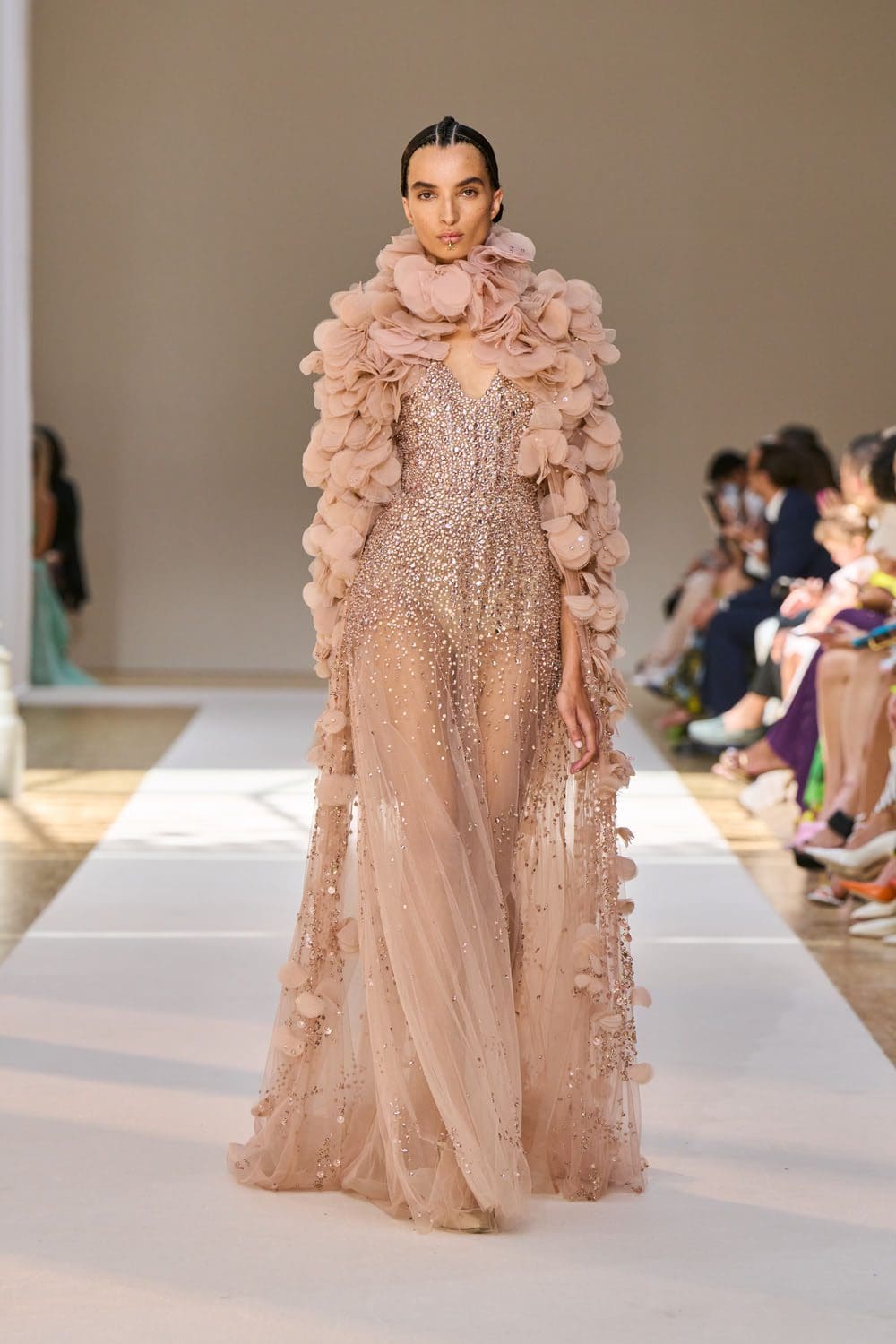 Elie Saab Haute Couture осень 2022-2023 Runway Магазины