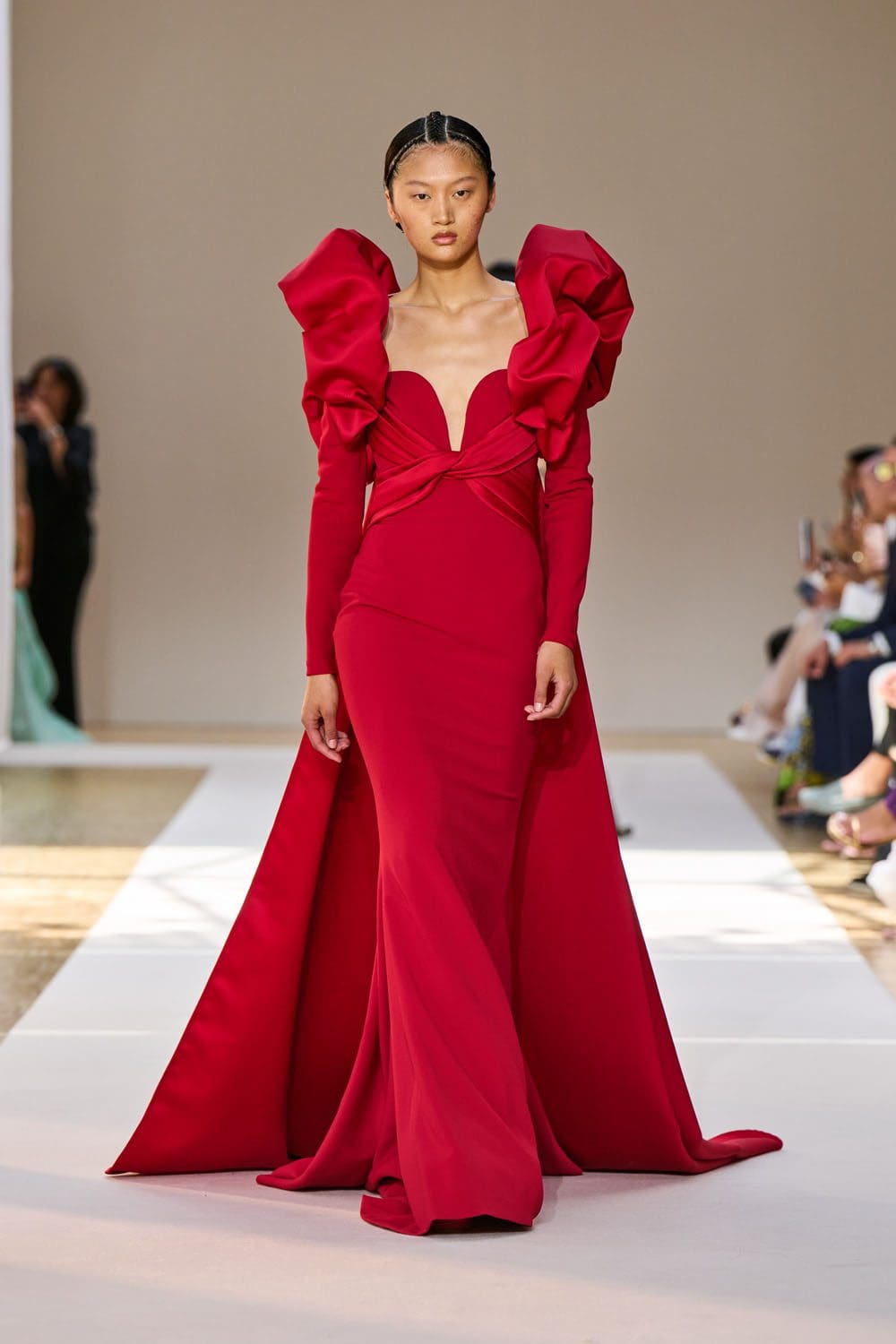 Elie Saab Haute Couture осень 2022-2023 Runway Магазины