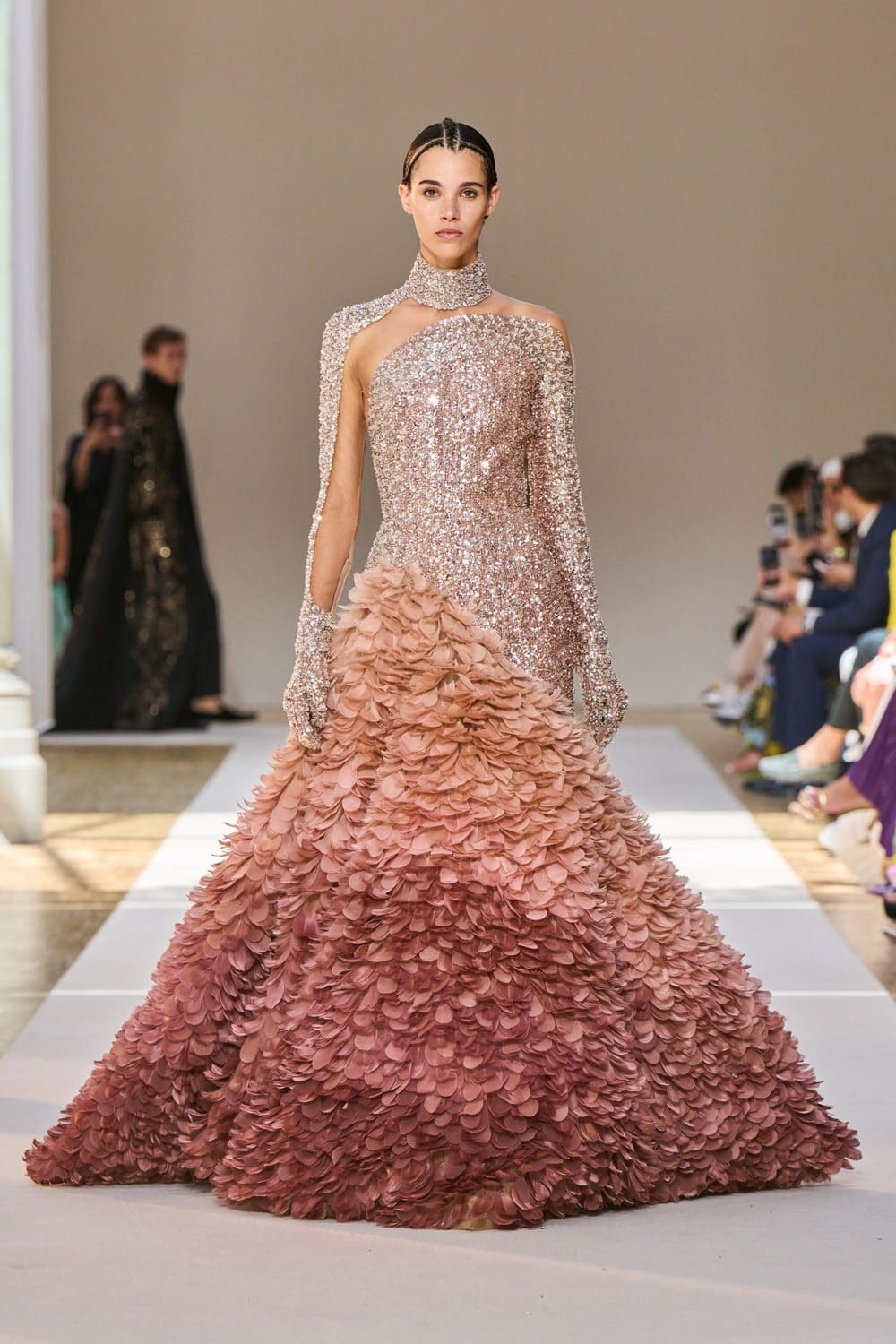Elie Saab Haute Couture осень 2022-2023 Runway Магазины