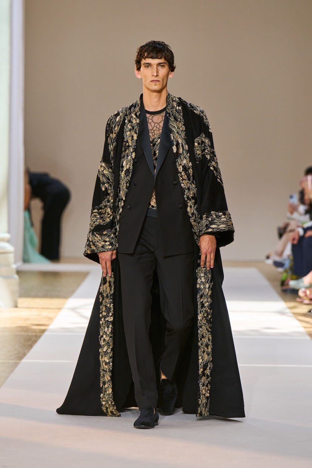 Elie Saab Haute Couture осень 2022-2023 Runway Магазины