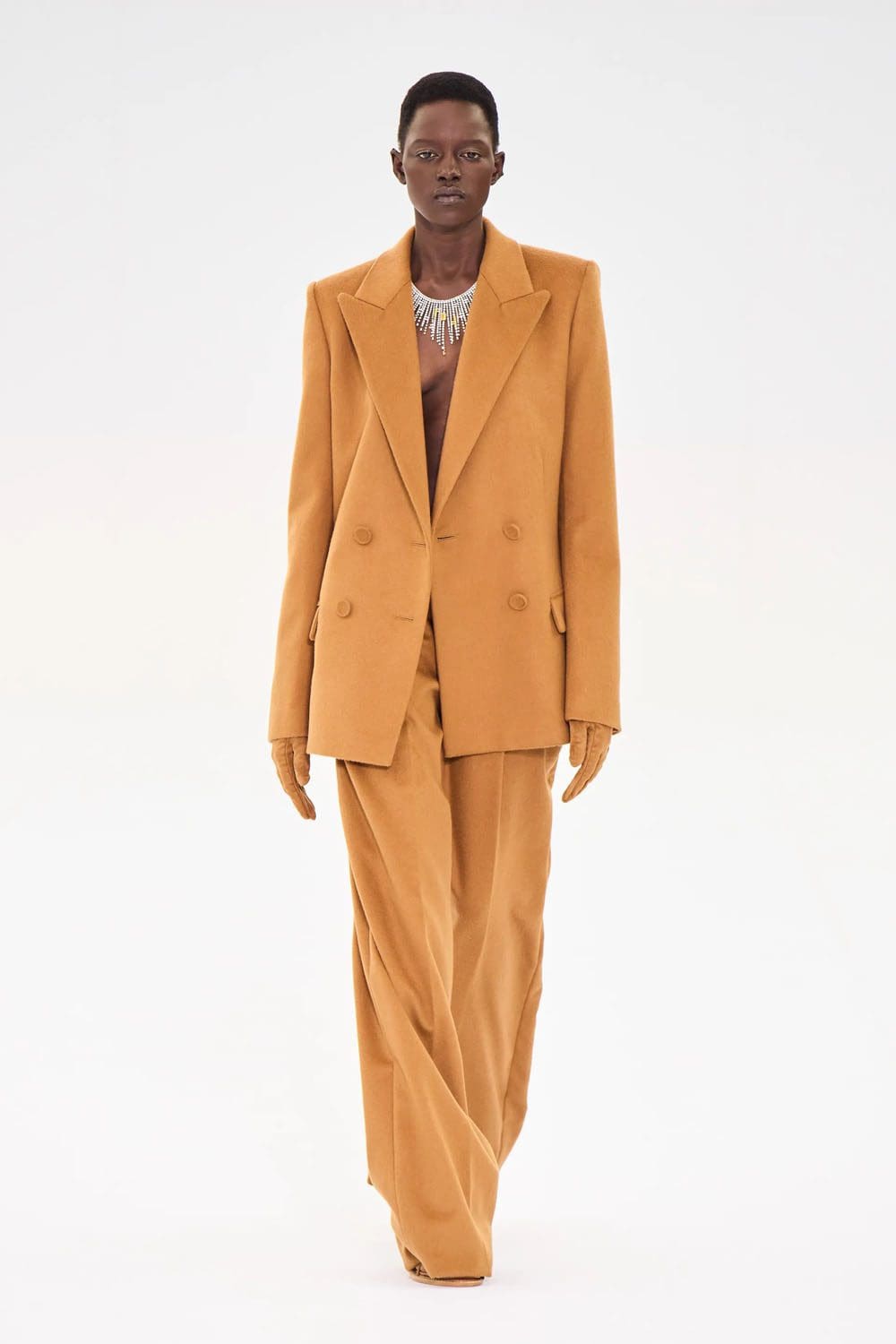 Fendi Alta Costura Outono Inverno 2022-2023 Runway revista