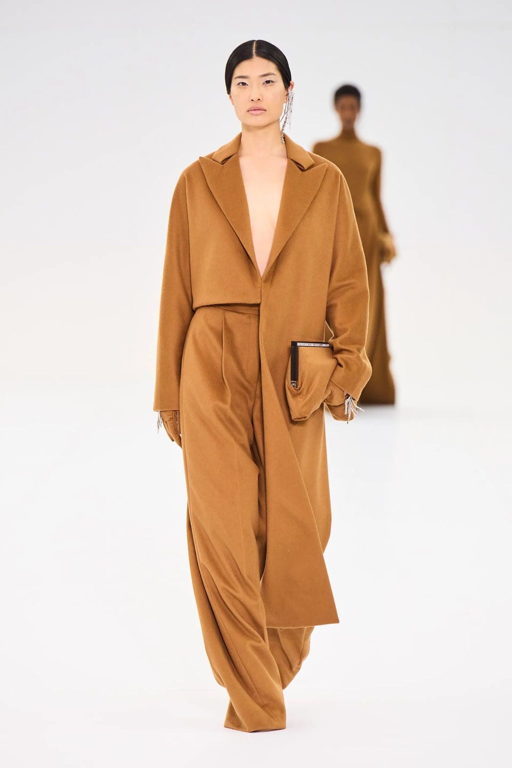 Fendi Alta Costura Outono Inverno 2022-2023 Runway revista