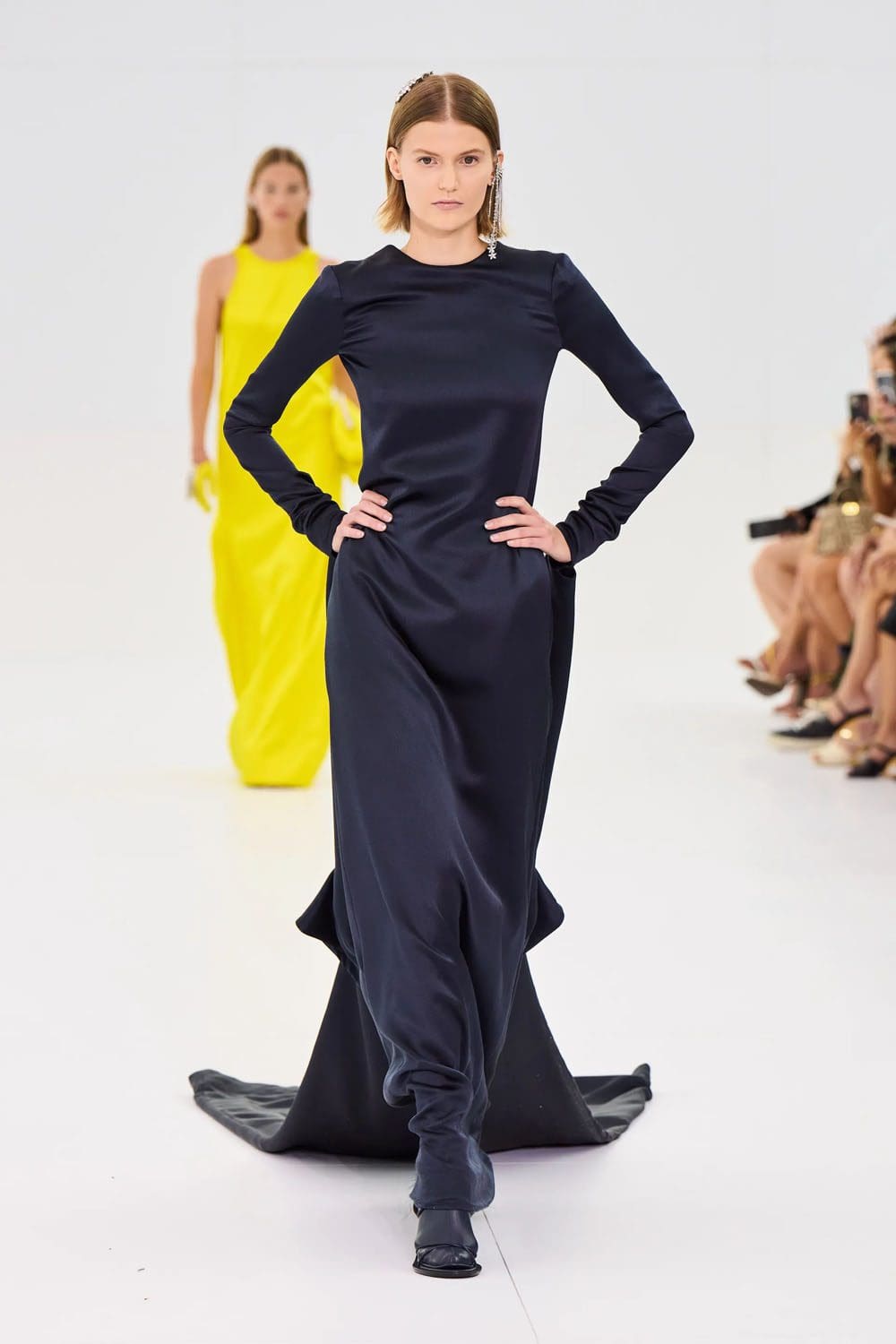 Fendi Alta Costura Outono Inverno 2022-2023 Runway revista