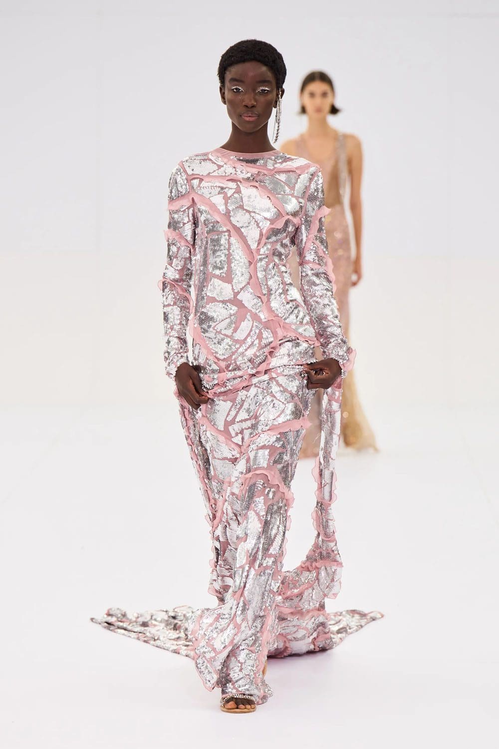 Fendi Alta Costura Outono Inverno 2022-2023 Runway revista