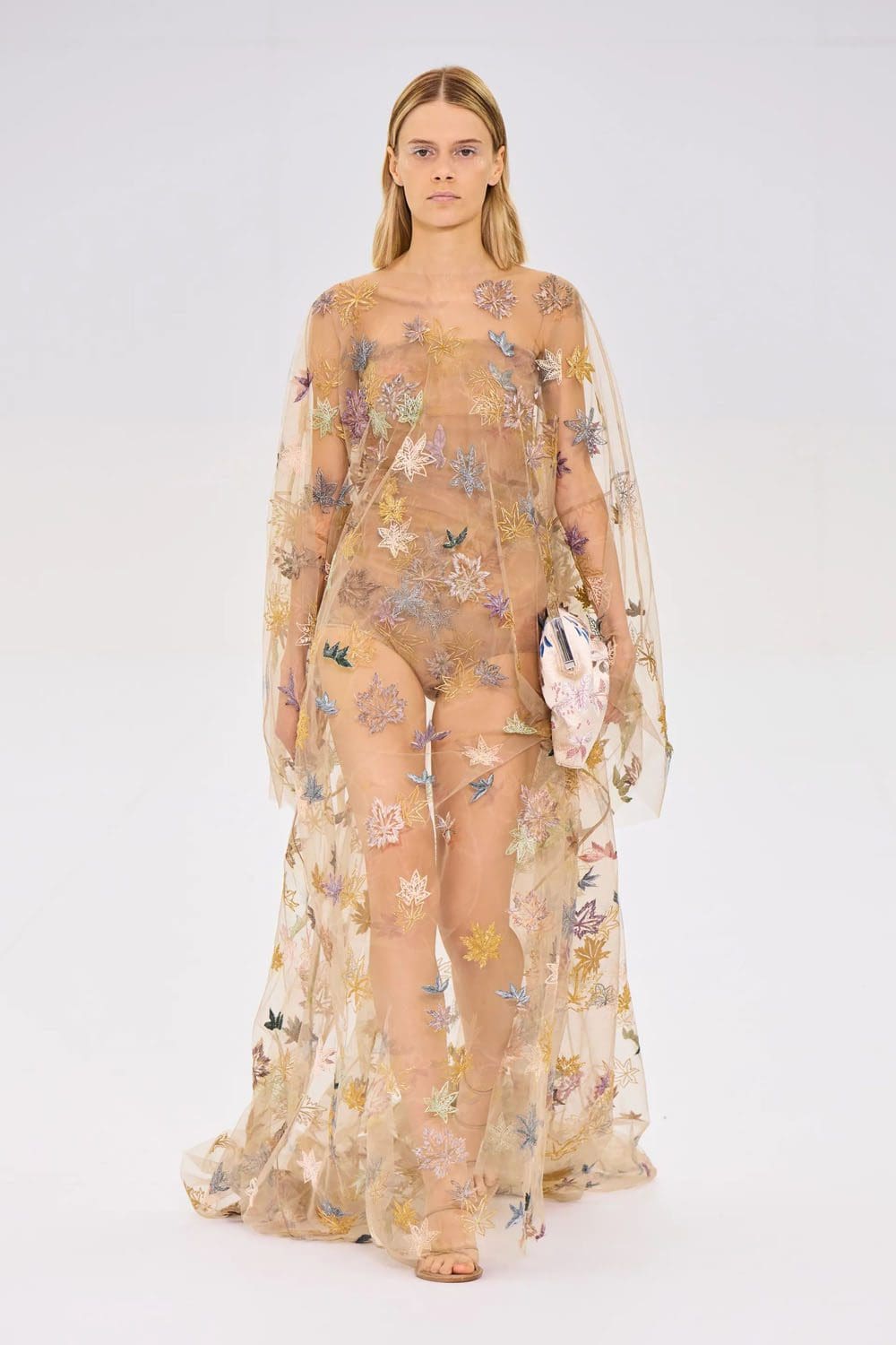 Fendi Alta Costura Outono Inverno 2022-2023 Runway revista