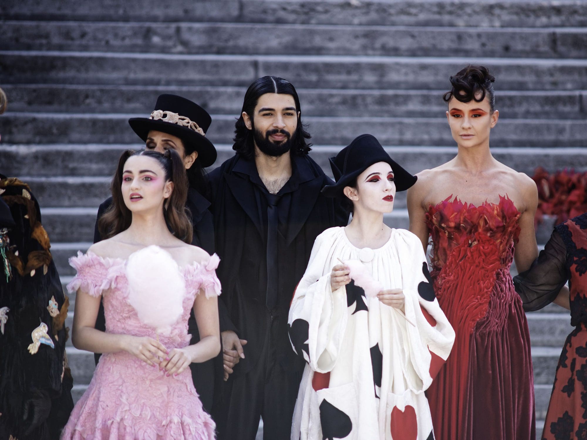 Franck Sorbier Alta Costura Outono Inverno 2022-2023 Runway revista