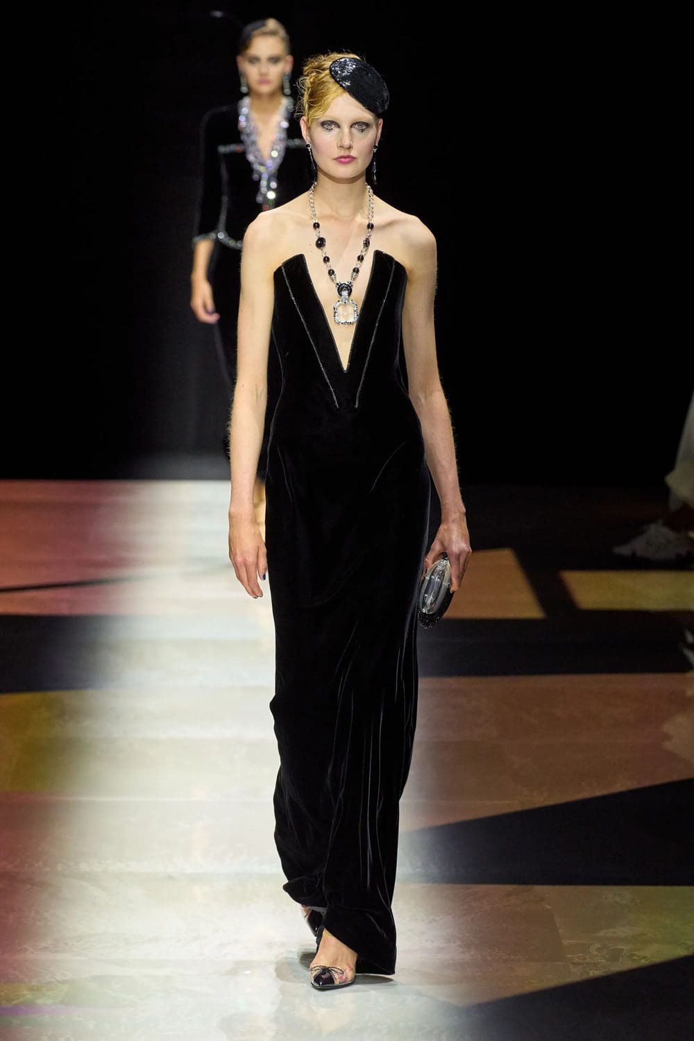 Giorgio Armani Privé outono inverno 2022-2023 Runway revista