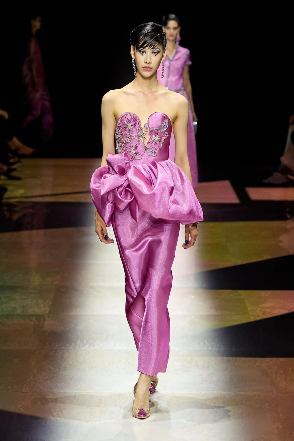 Giorgio Armani Privé outono inverno 2022-2023 Runway revista