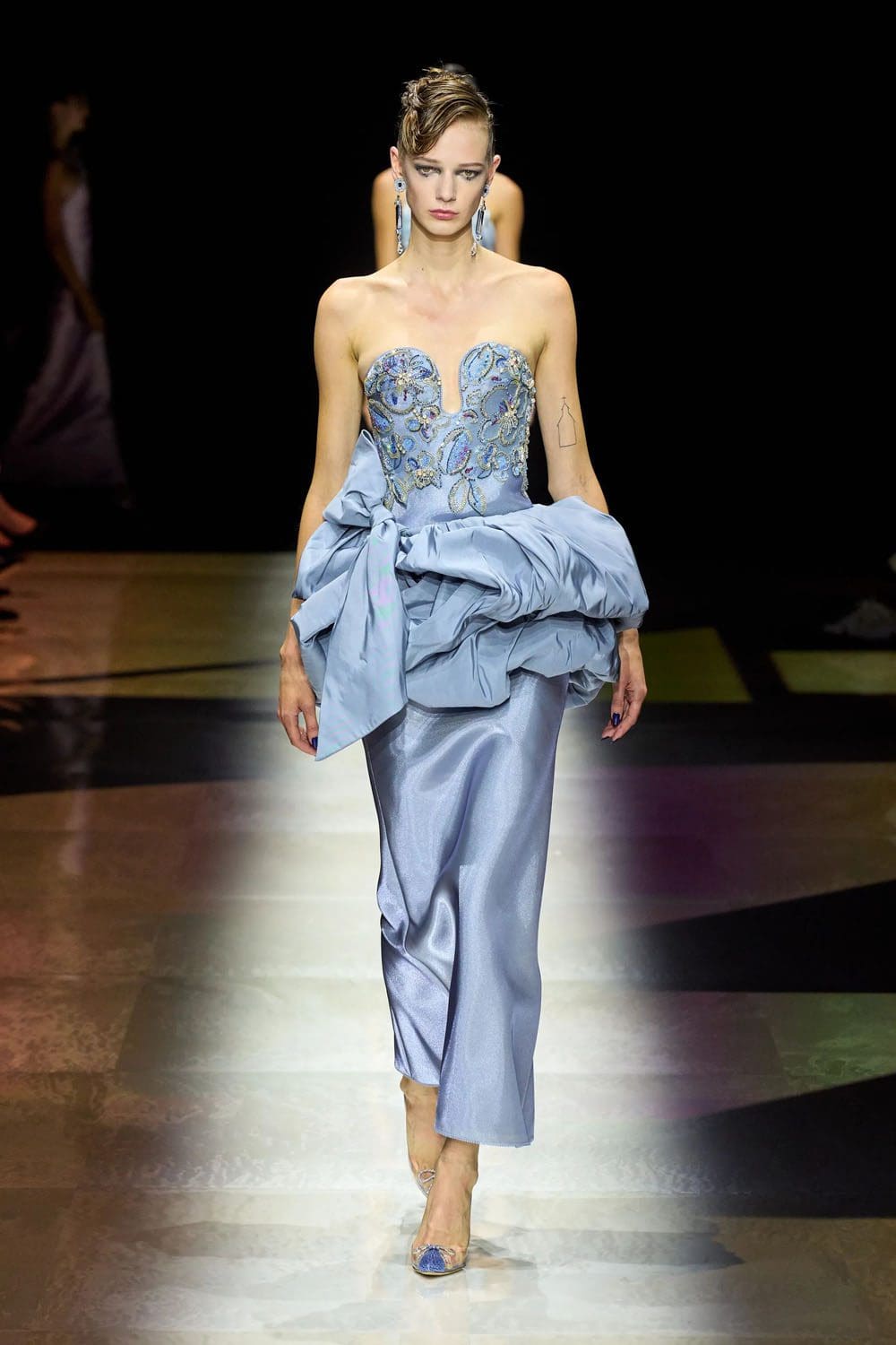 Giorgio Armani Privé outono inverno 2022-2023 Runway revista