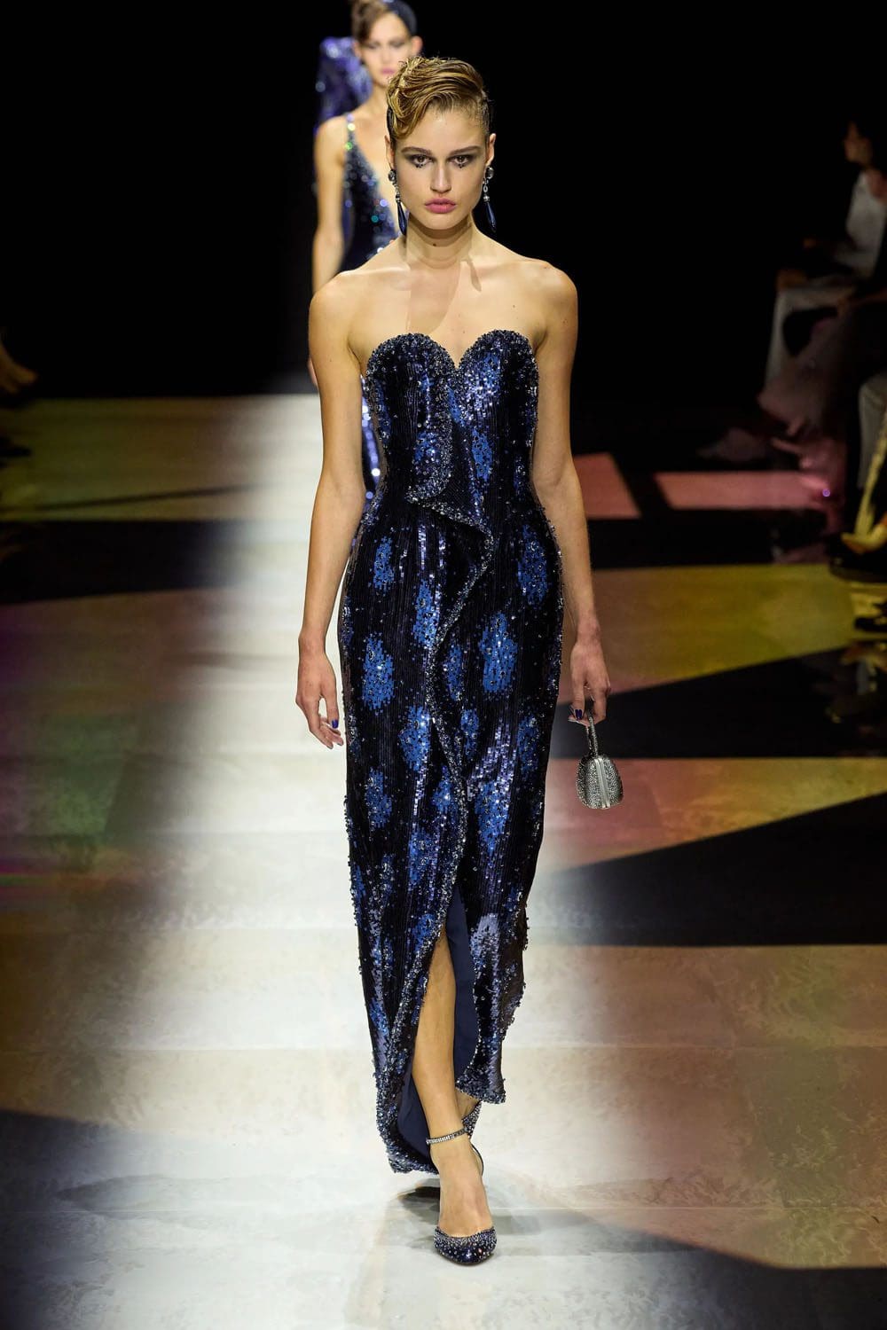 Giorgio Armani Privé outono inverno 2022-2023 Runway revista