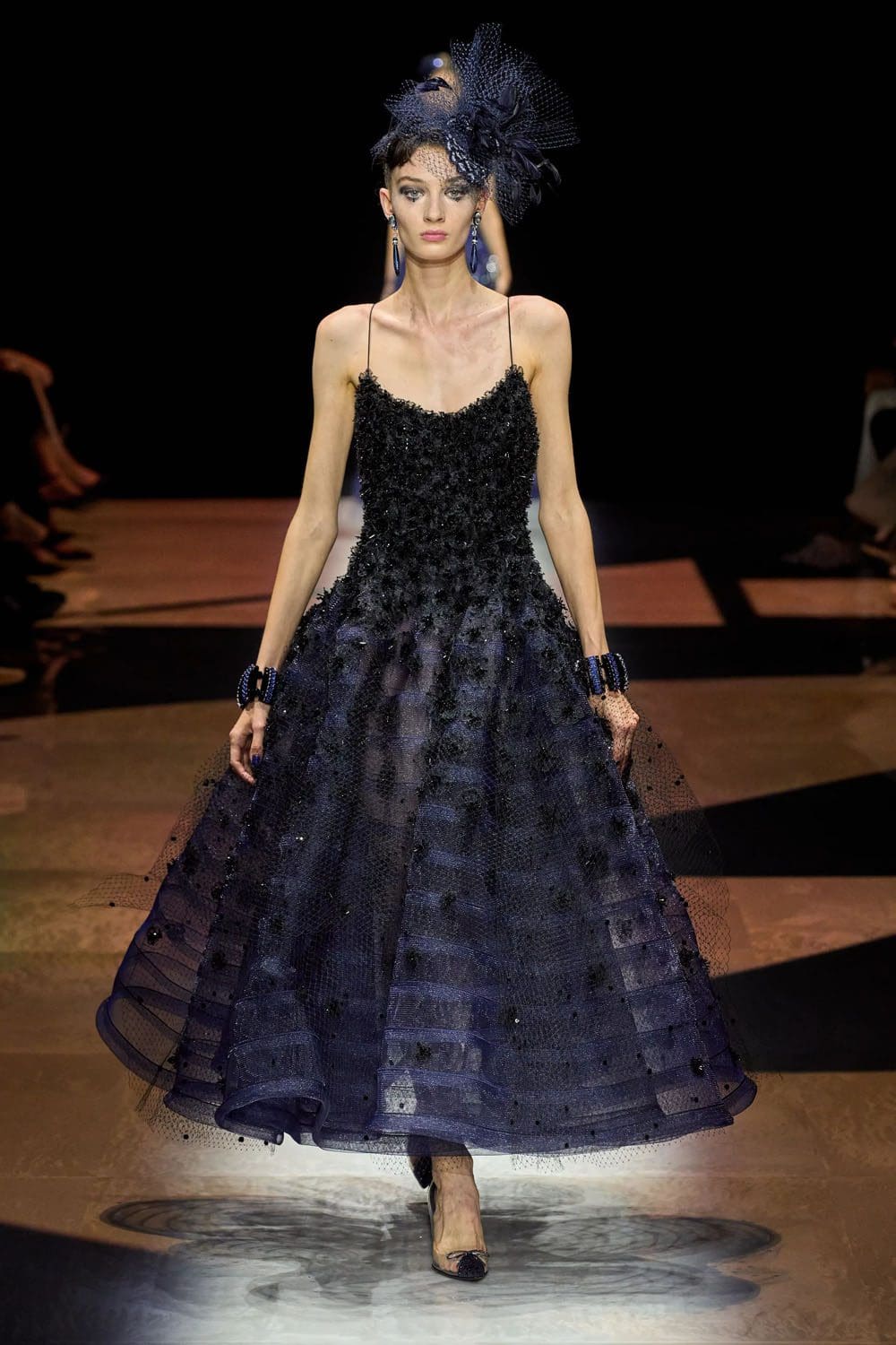 Giorgio Armani Privé outono inverno 2022-2023 Runway revista