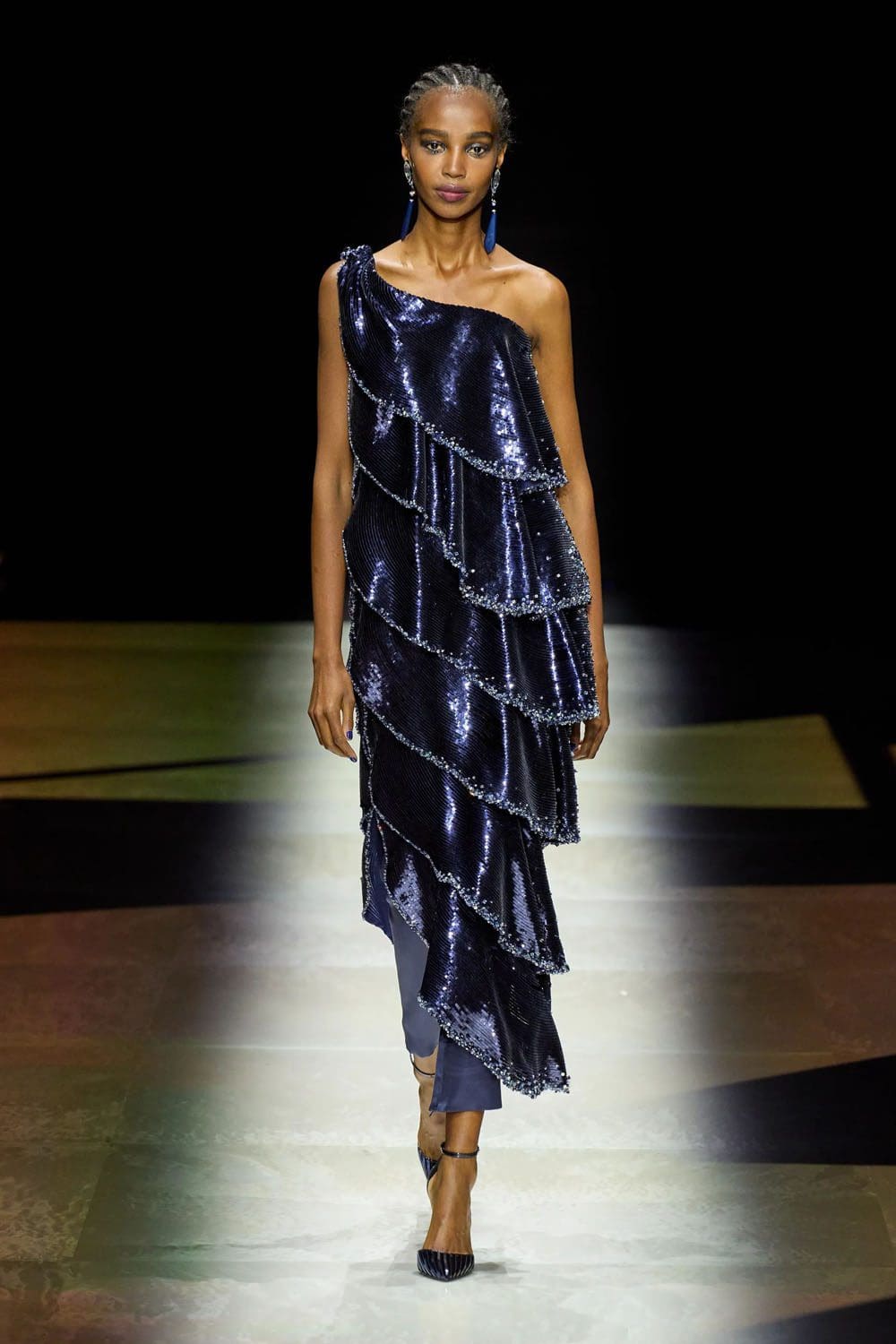 Giorgio Armani Privé outono inverno 2022-2023 Runway revista