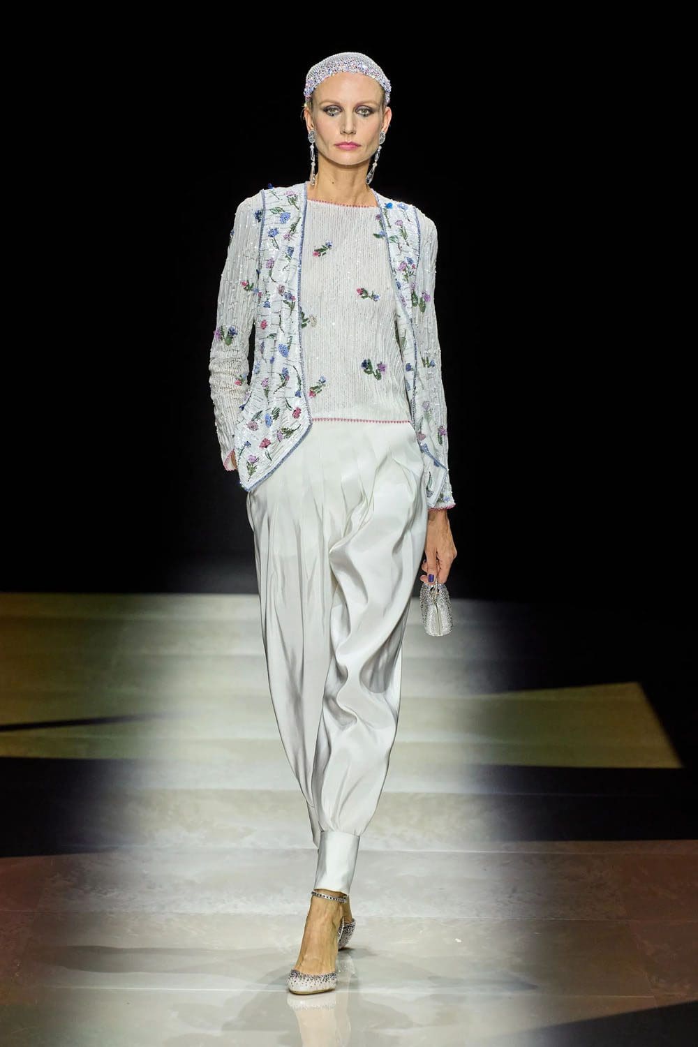Giorgio Armani Privé outono inverno 2022-2023 Runway revista