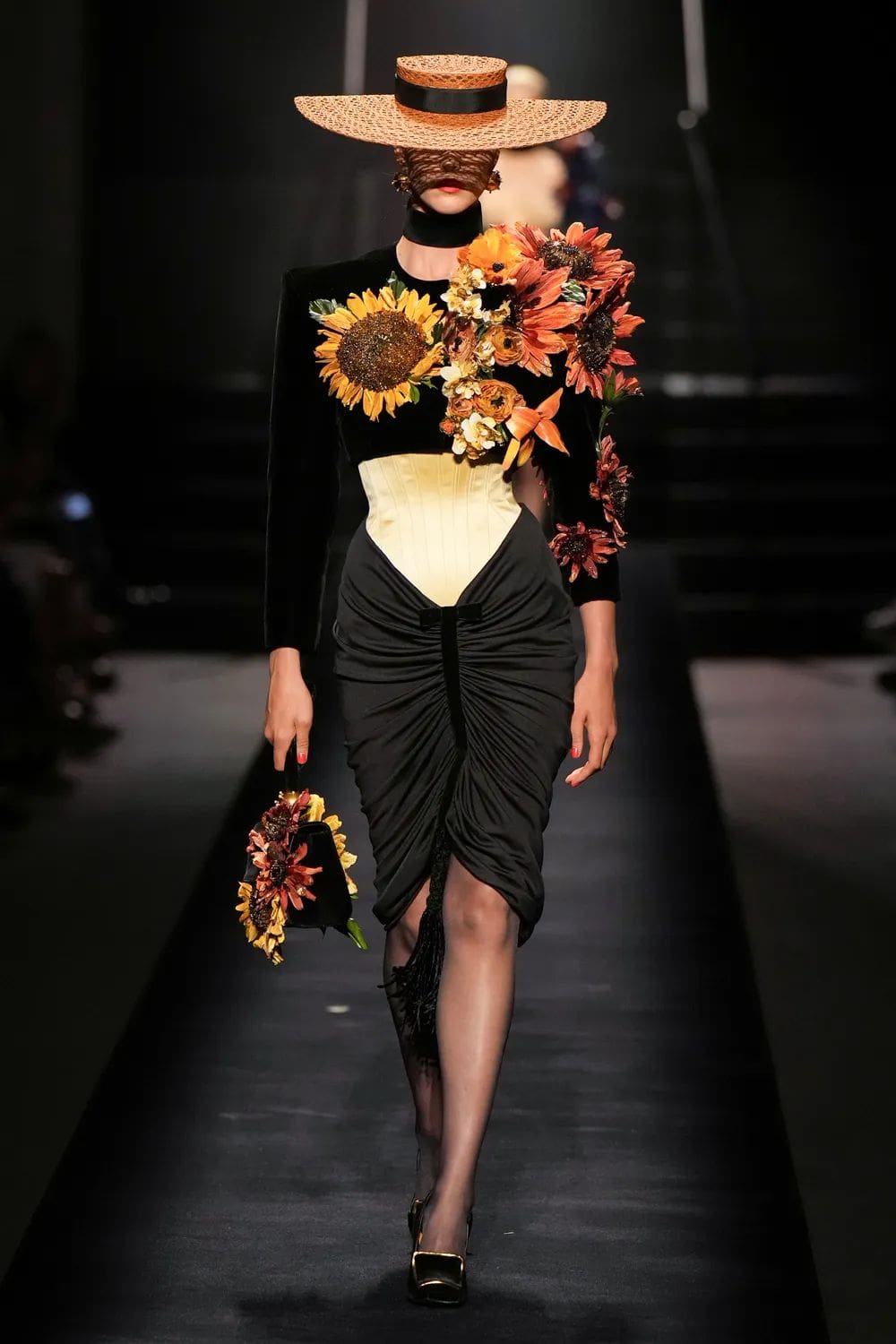 Schiaparelli Couture Herbst 2022-2023 Runway Magazin