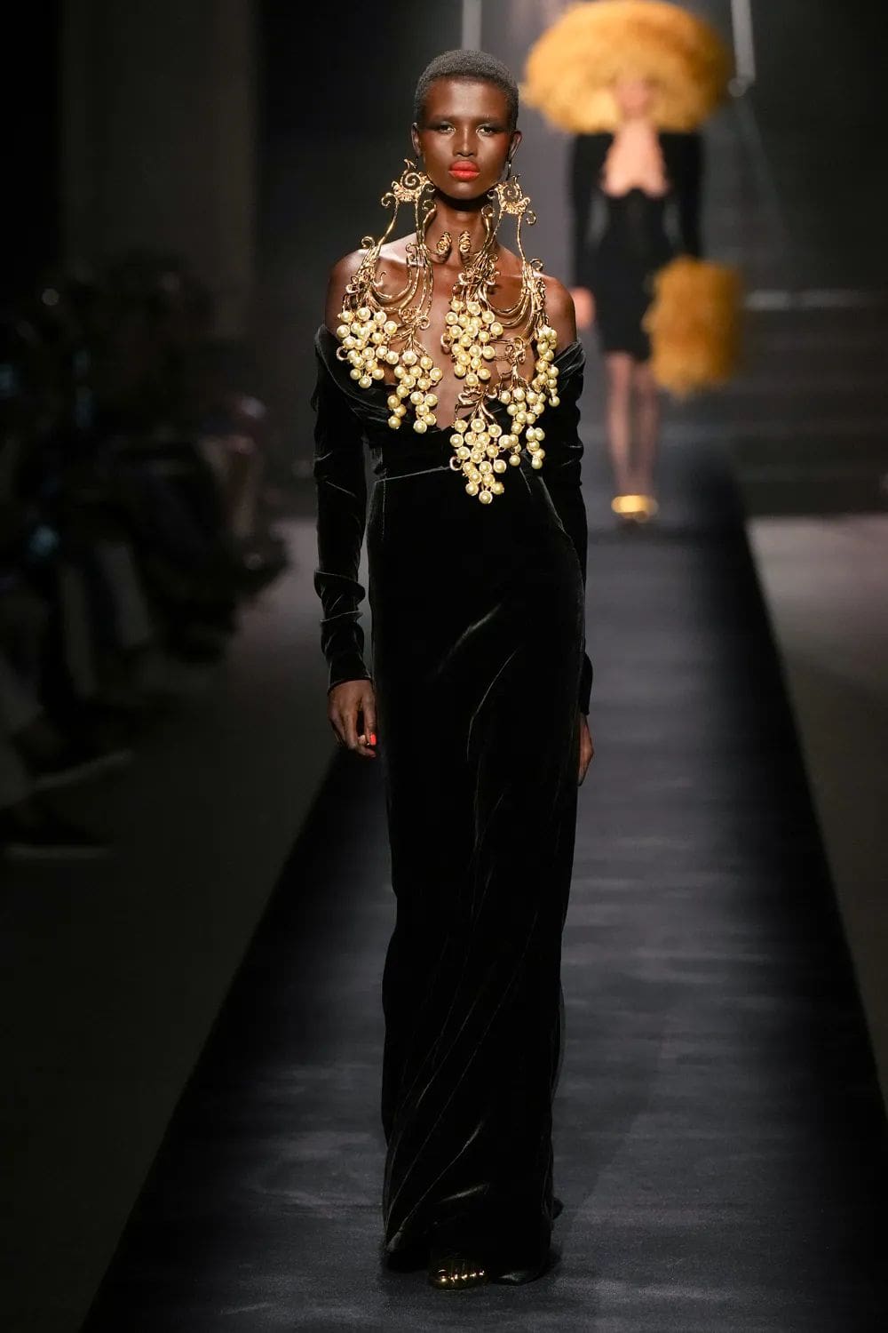 Schiaparelli Couture Herbst 2022-2023 Runway Magazin