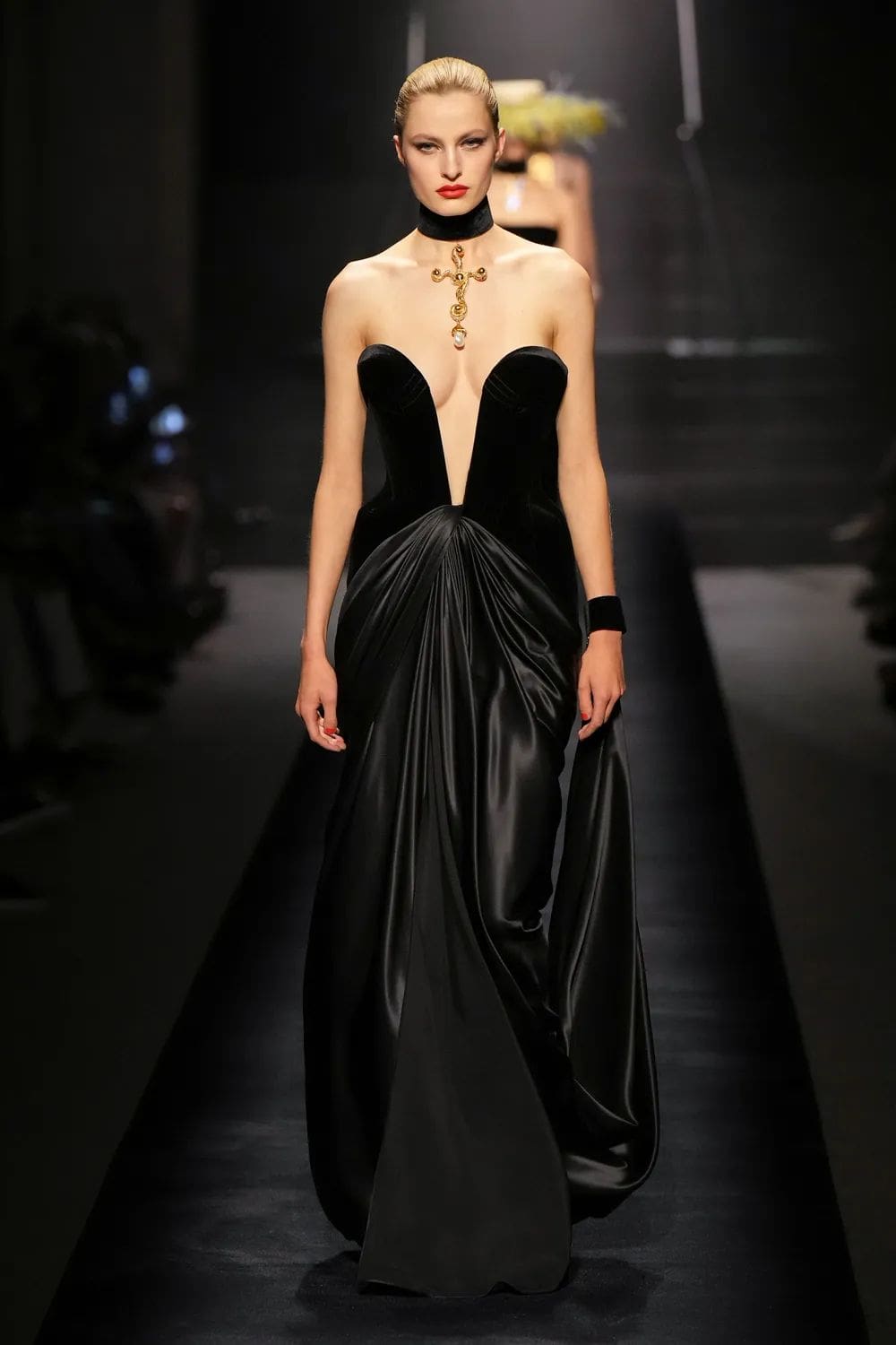 Schiaparelli Couture Herbst 2022-2023 Runway Magazin
