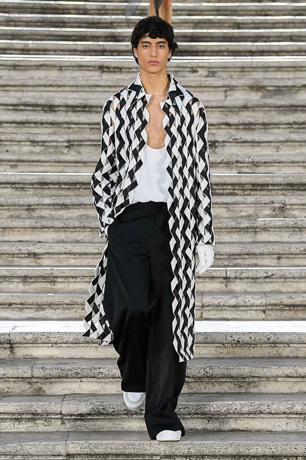 Valentino The Beginning Haute Couture Fall Winter 2022-2023 Runway Magazine