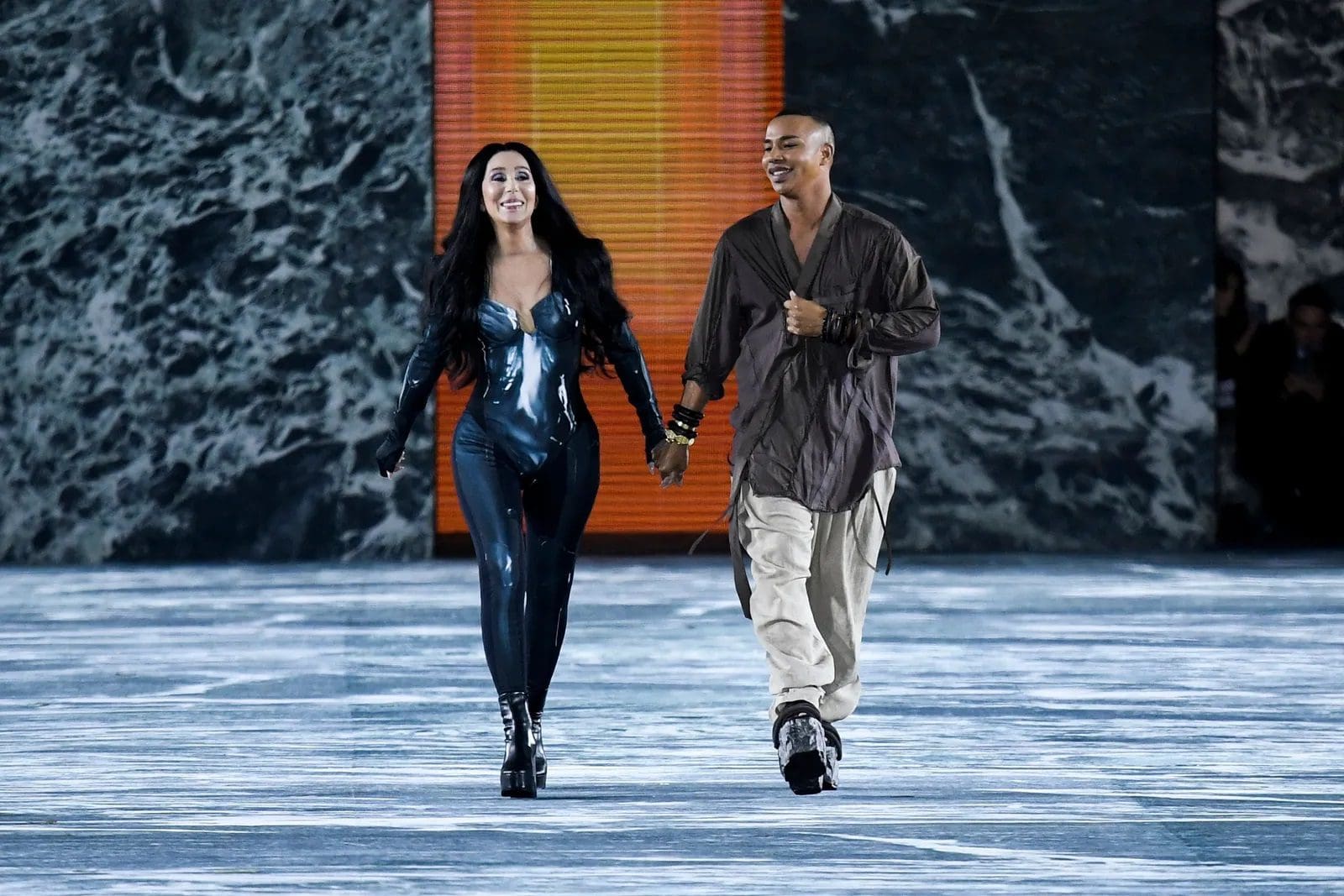 雪儿 (Cher) 亮相 Balmain 春夏系列 2023 Runway 杂志