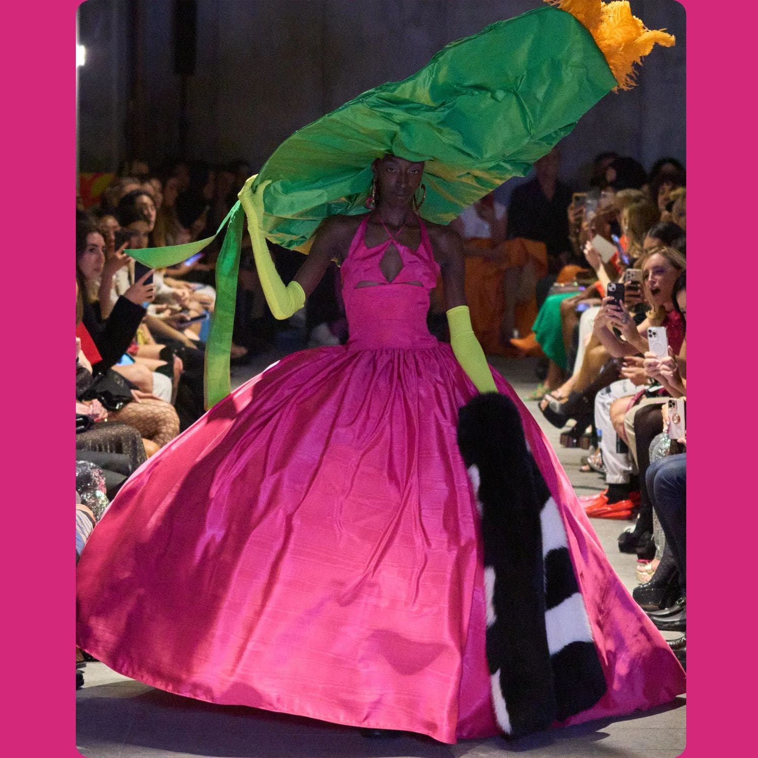Christian Cowan Frühling Sommer 2023 Berlin Runway Magazin
