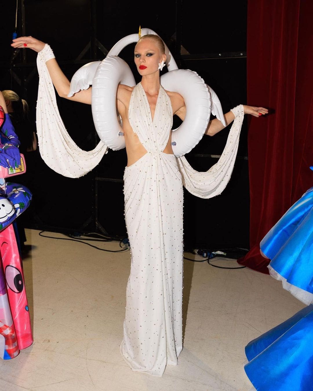 Moschino Primavera Verão 2023 Runway revista