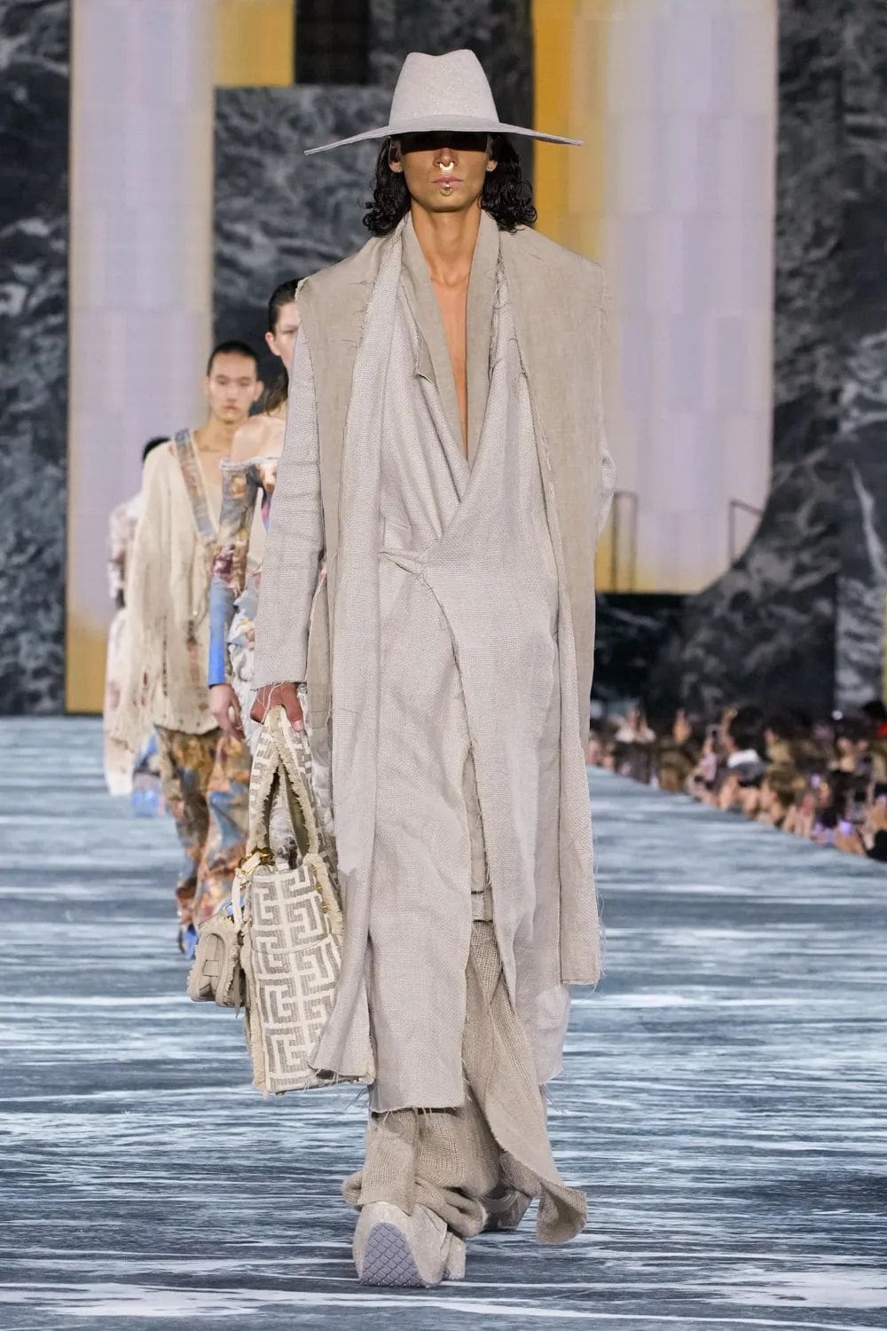 Balmain 春夏 2023 Runway 杂志