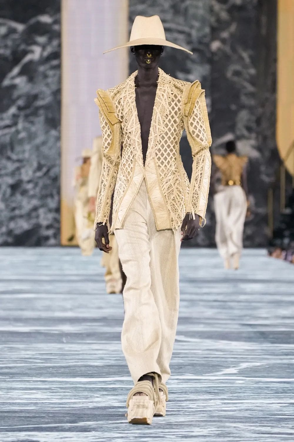 Balmain 春夏 2023 Runway 杂志