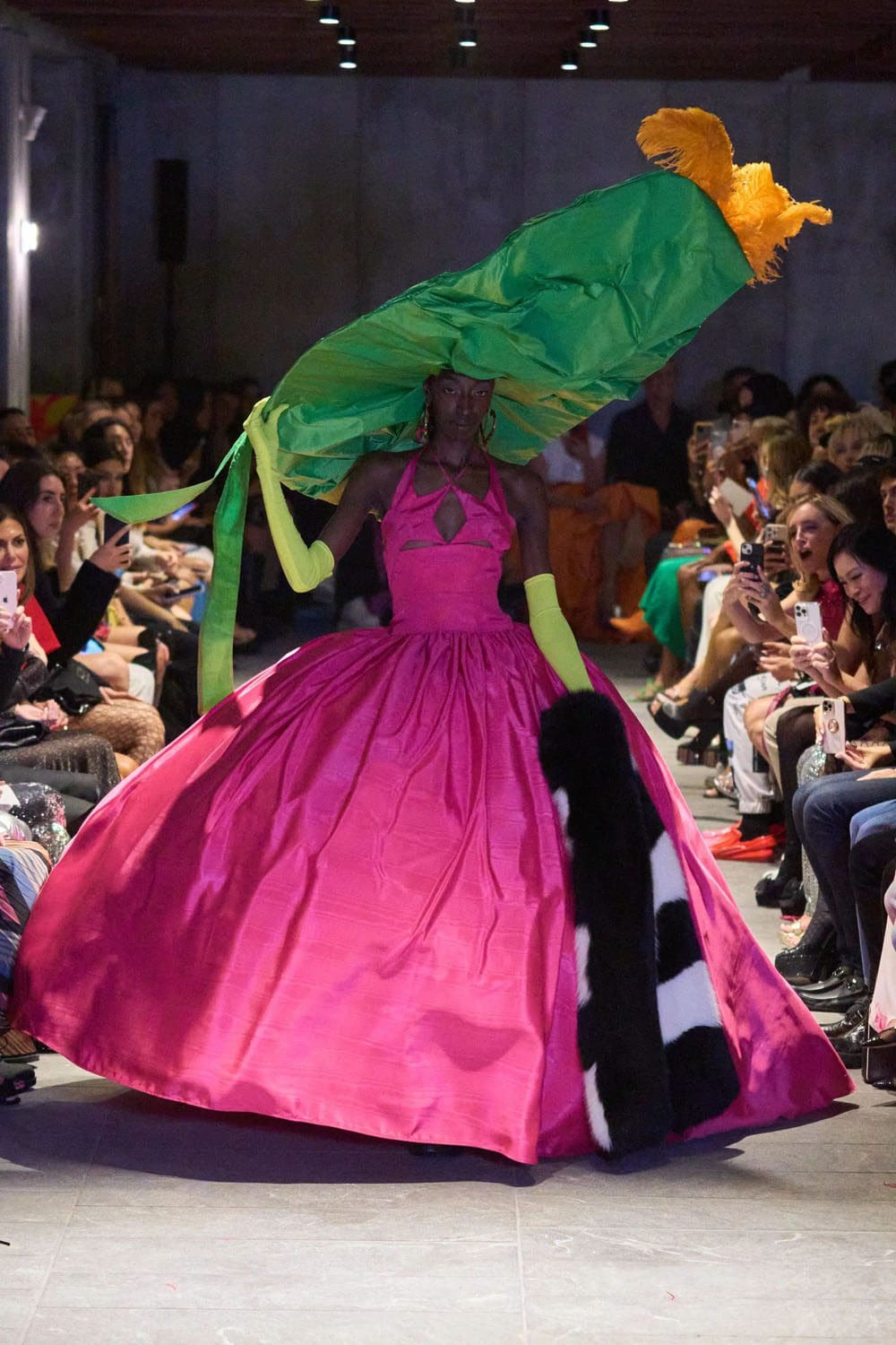 Christian Cowan Frühling Sommer 2023 Berlin Runway Magazin