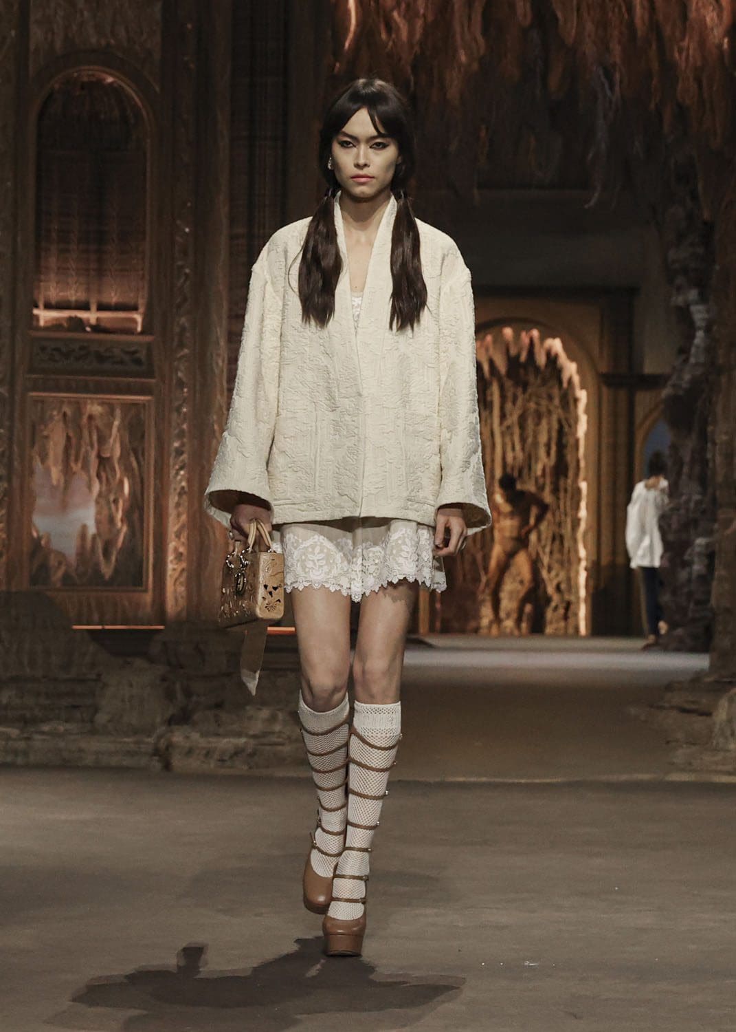 迪奥春夏 2023 女性 Runway 杂志