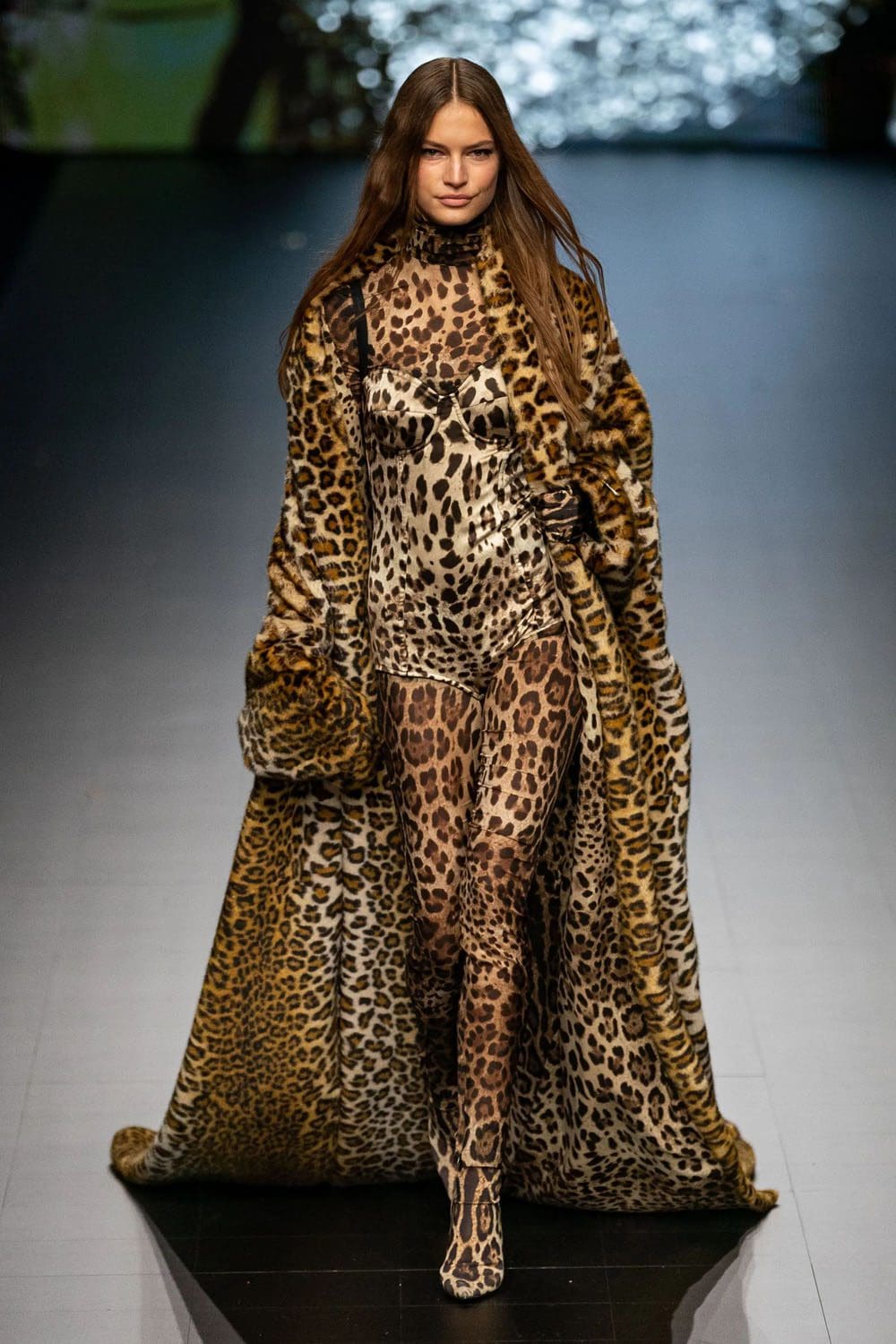 Dolce Gabbana Mulheres Primavera Verão 2023 Runway revista