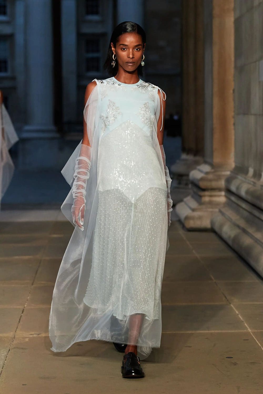 Erdem 春夏 2023 伦敦 Runway 杂志