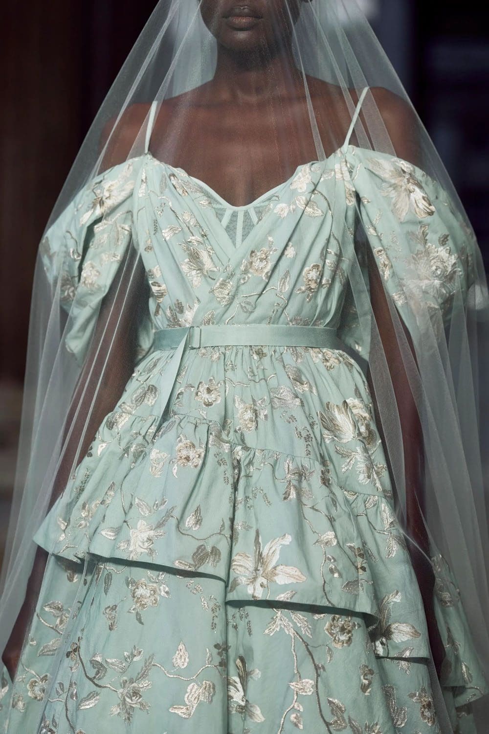 Erdem 春夏 2023 伦敦 Runway 杂志