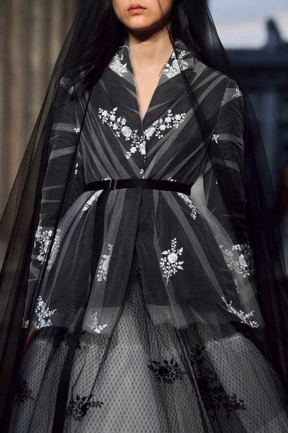 Erdem 春夏 2023 伦敦 Runway 杂志