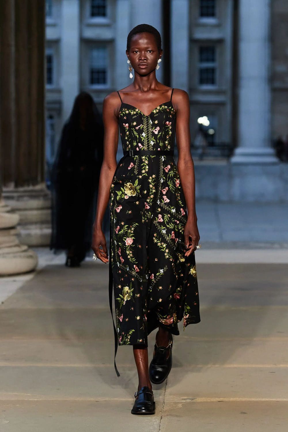 Erdem 春夏 2023 伦敦 Runway 杂志