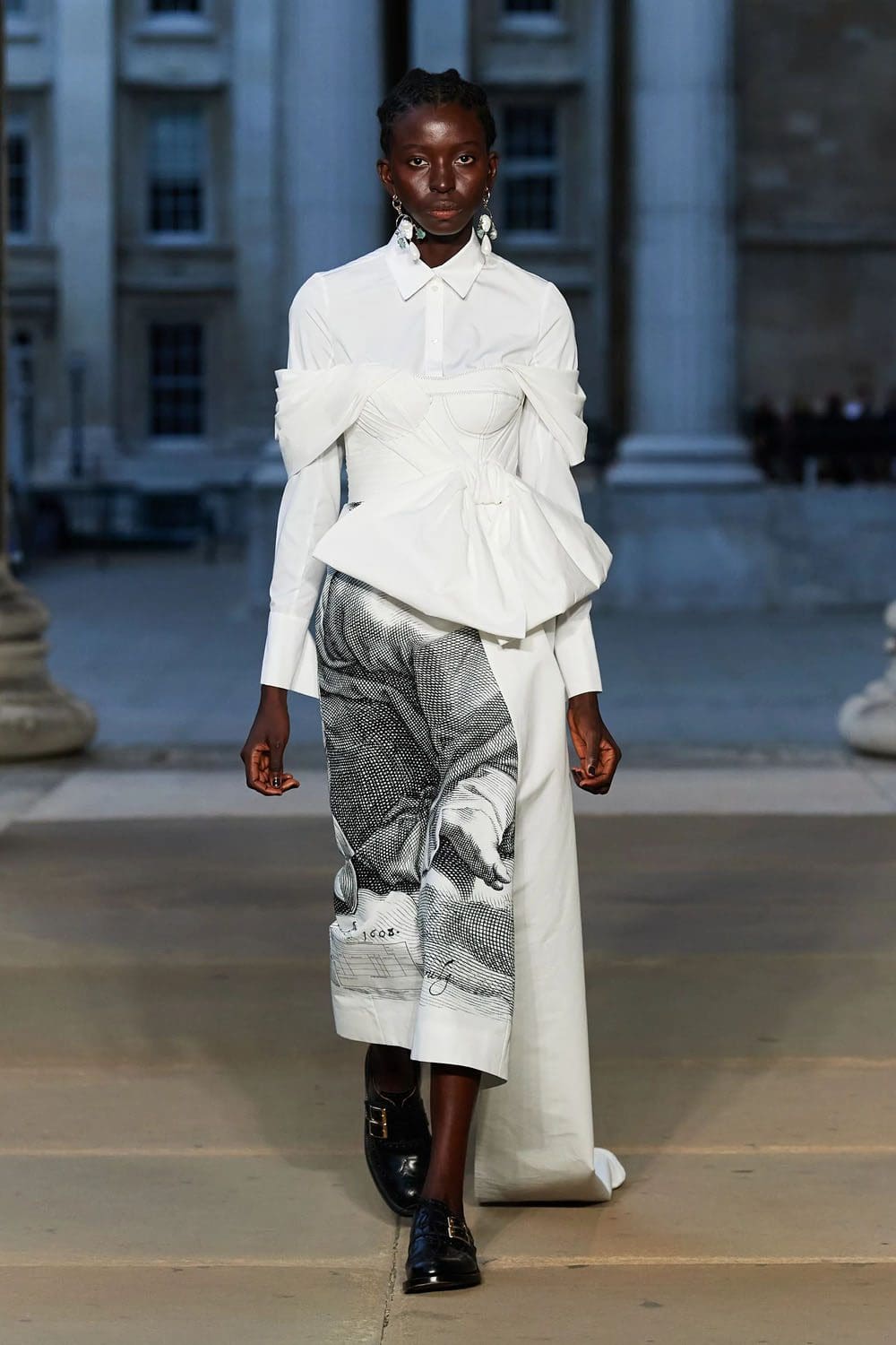 Erdem 春夏 2023 伦敦 Runway 杂志