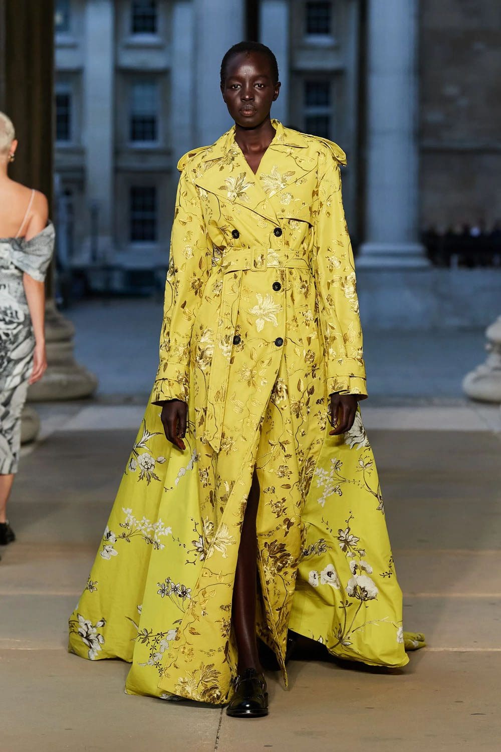 Erdem 春夏 2023 伦敦 Runway 杂志