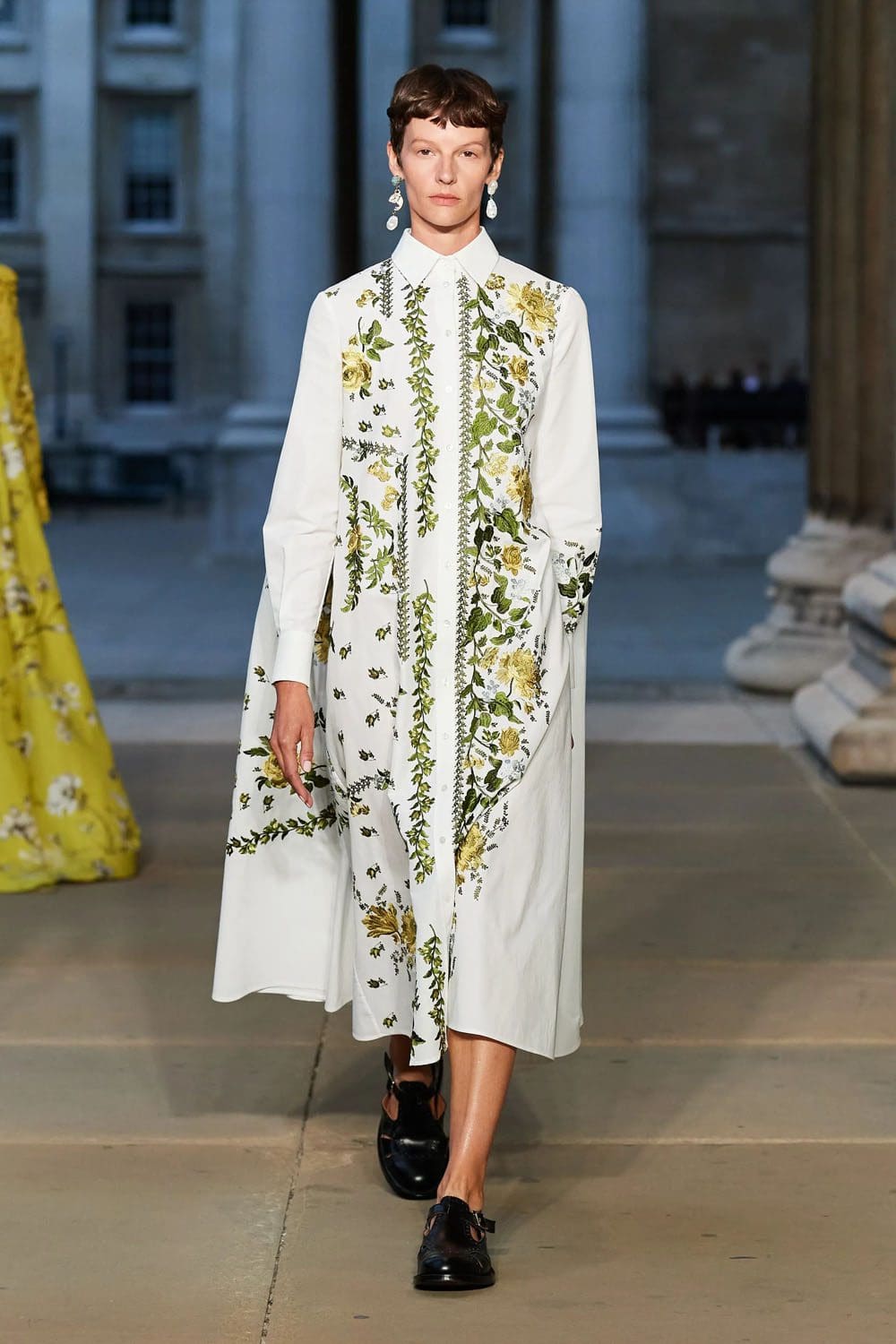 Erdem 春夏 2023 伦敦 Runway 杂志