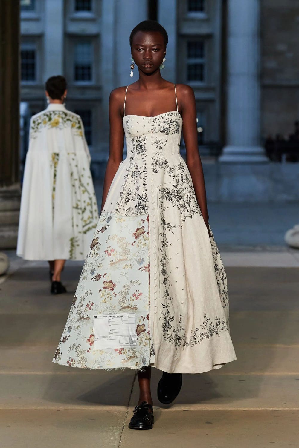 Erdem 春夏 2023 伦敦 Runway 杂志