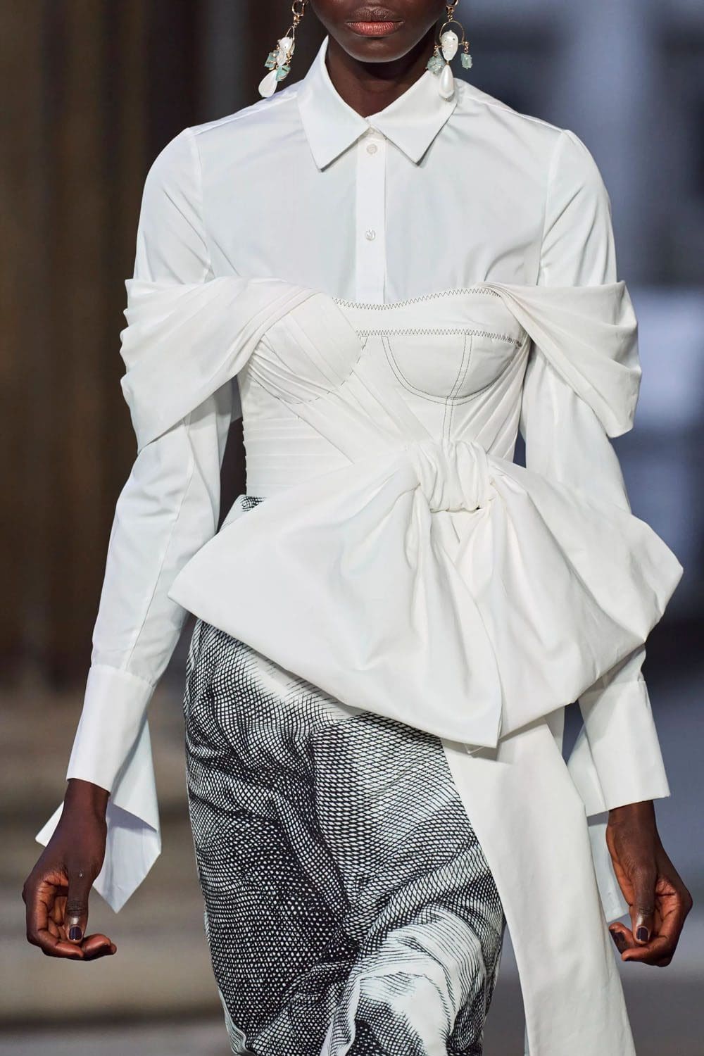 Erdem 春夏 2023 伦敦 Runway 杂志