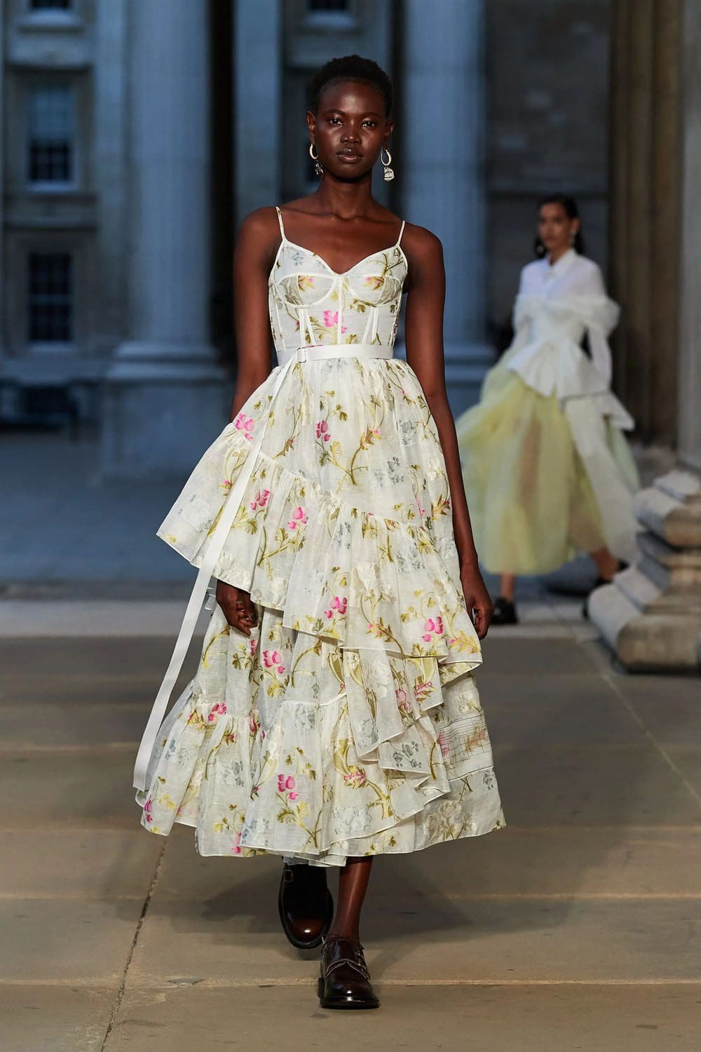 Erdem 春夏 2023 伦敦 Runway 杂志