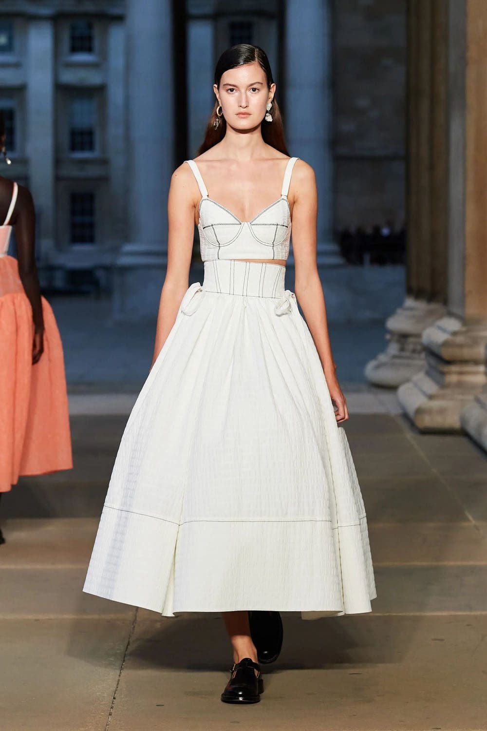 Erdem 春夏 2023 伦敦 Runway 杂志