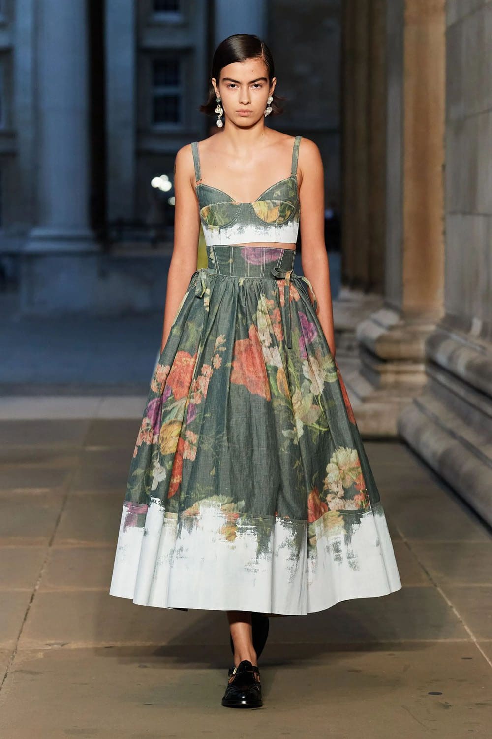 Erdem 春夏 2023 伦敦 Runway 杂志