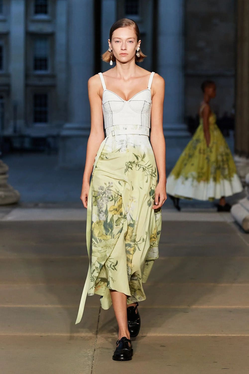 Erdem 春夏 2023 伦敦 Runway 杂志