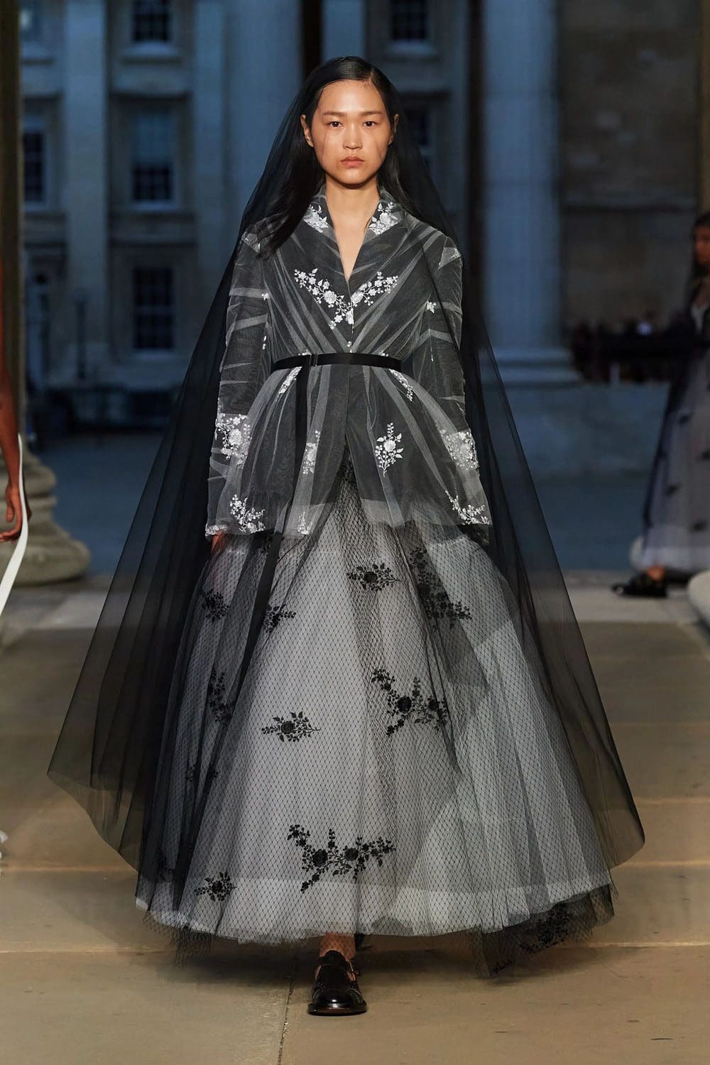 Erdem 春夏 2023 伦敦 Runway 杂志