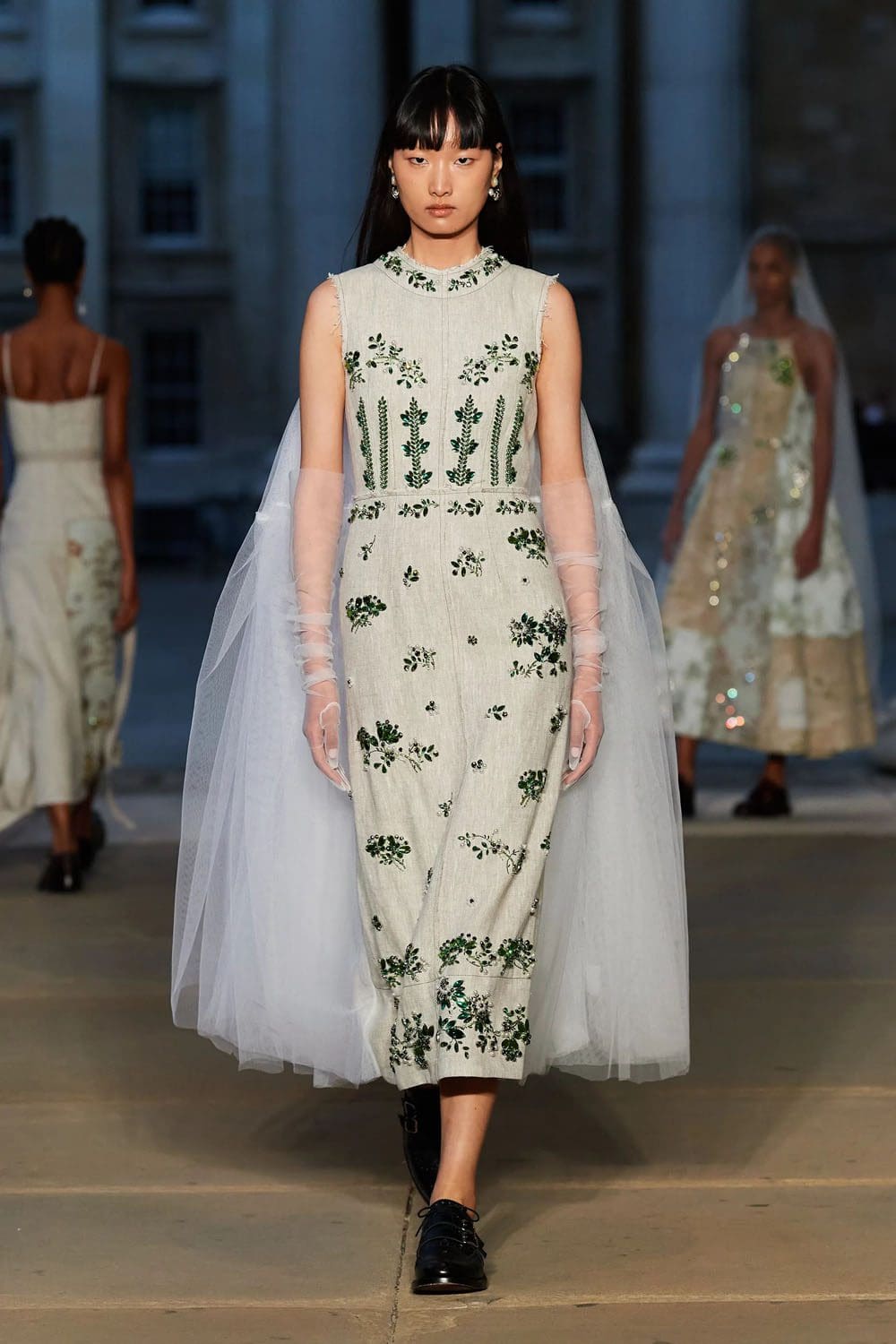 Erdem 春夏 2023 伦敦 Runway 杂志