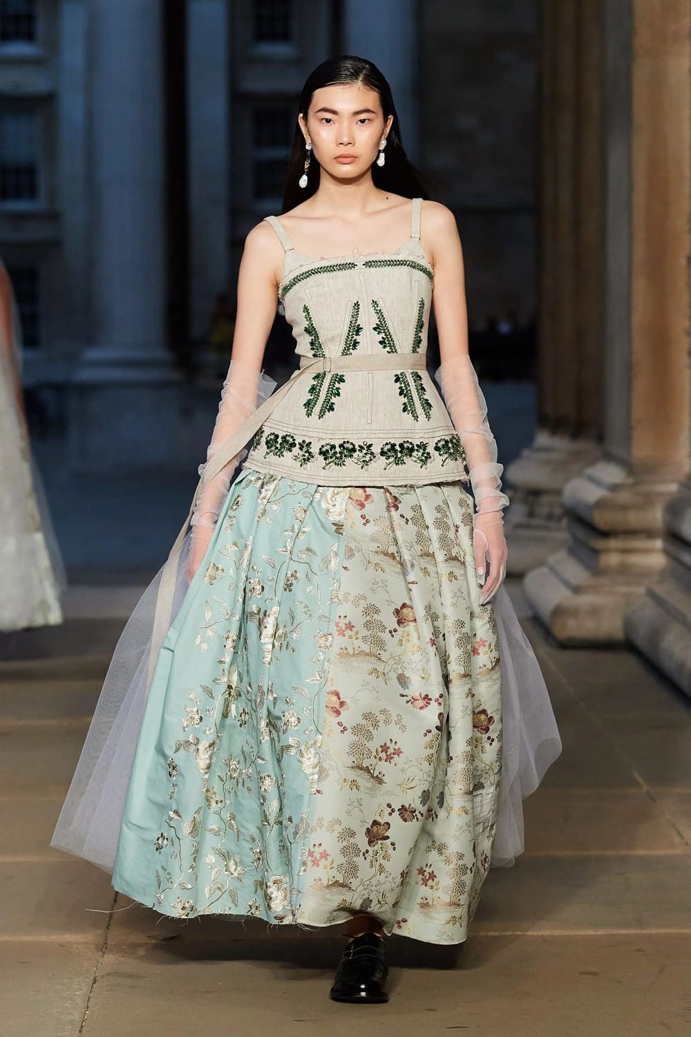 Erdem 春夏 2023 伦敦 Runway 杂志
