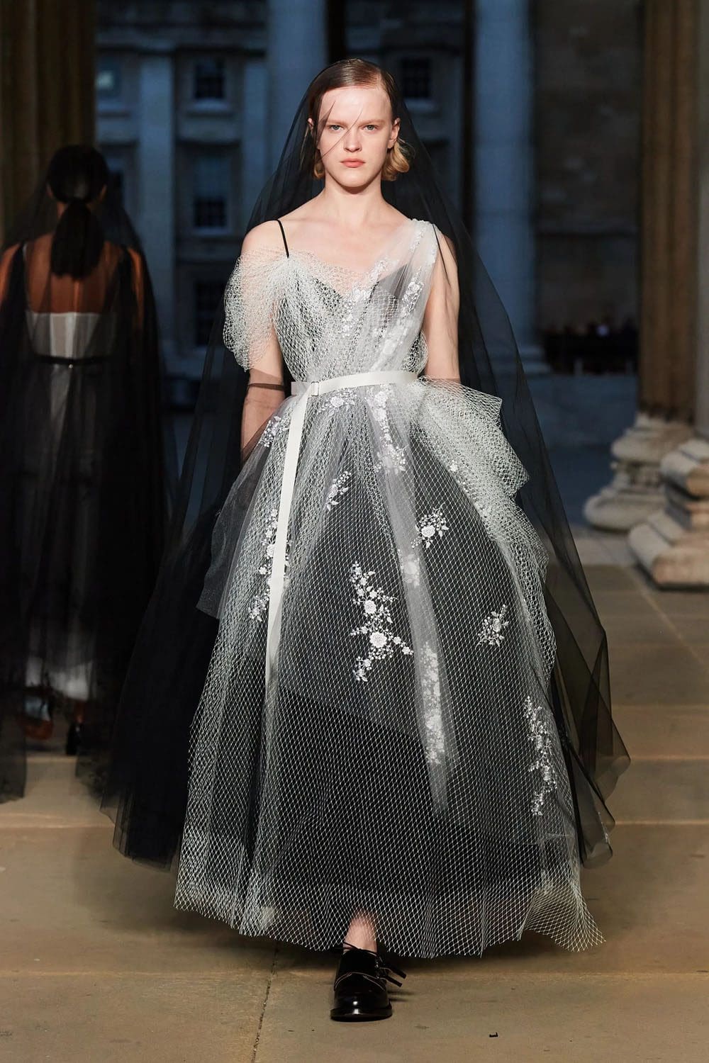 Erdem 春夏 2023 伦敦 Runway 杂志