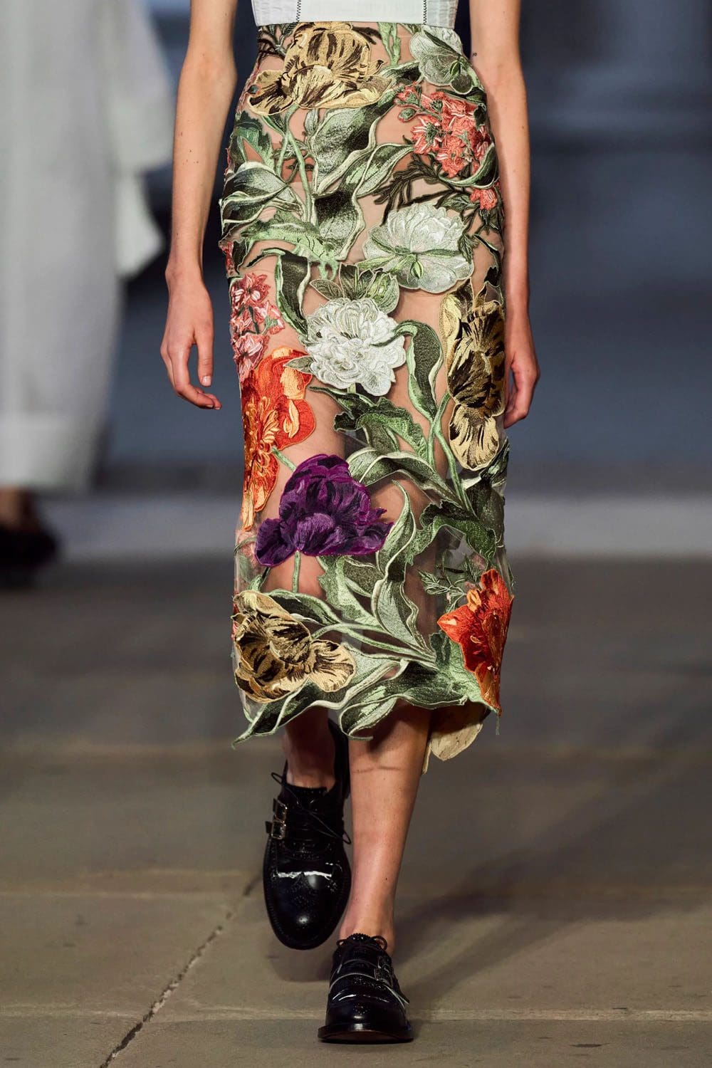 Erdem 春夏 2023 伦敦 Runway 杂志