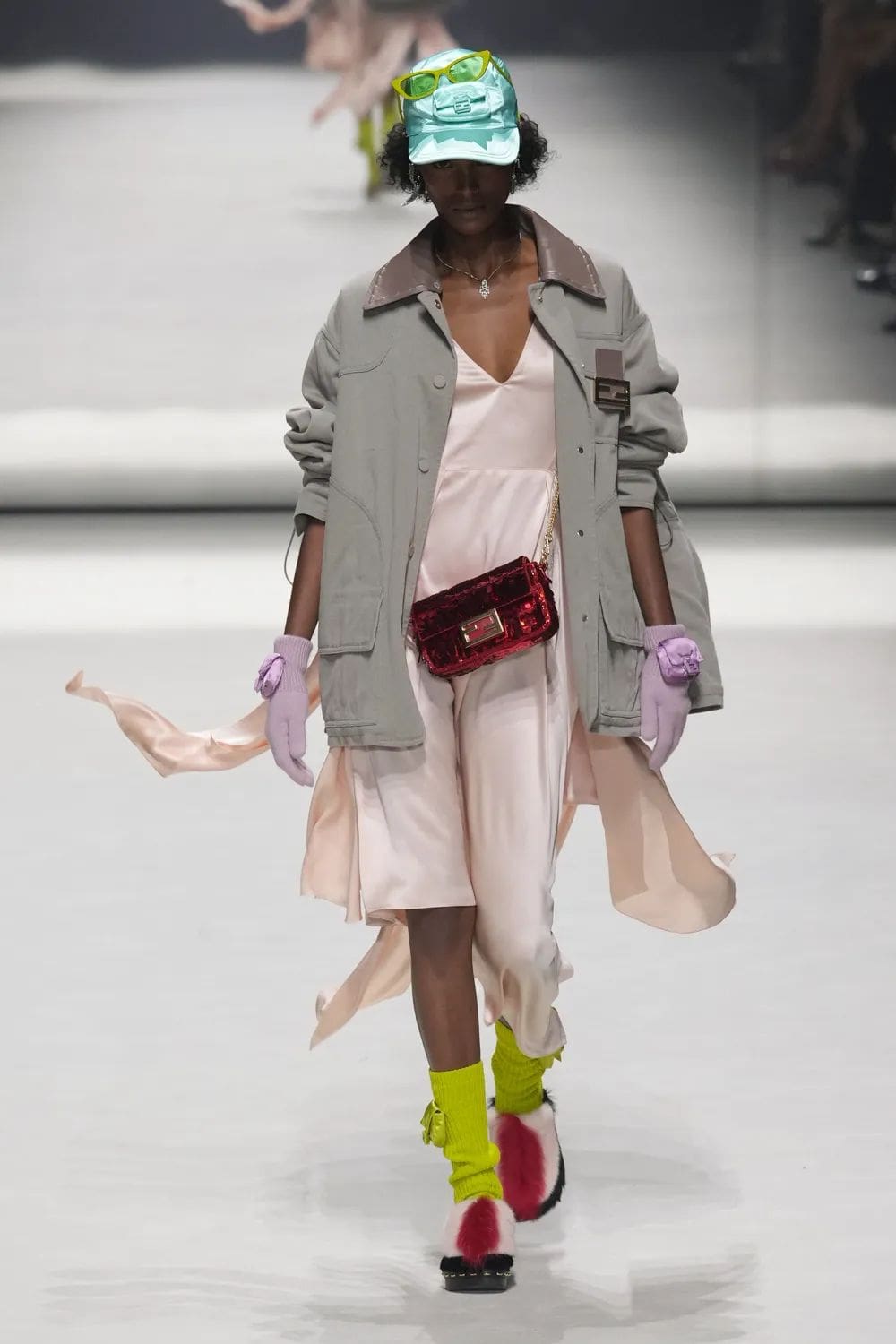 Fendi Resort 2023 - 25 anni Fendi Baguette New York Runway Magazine