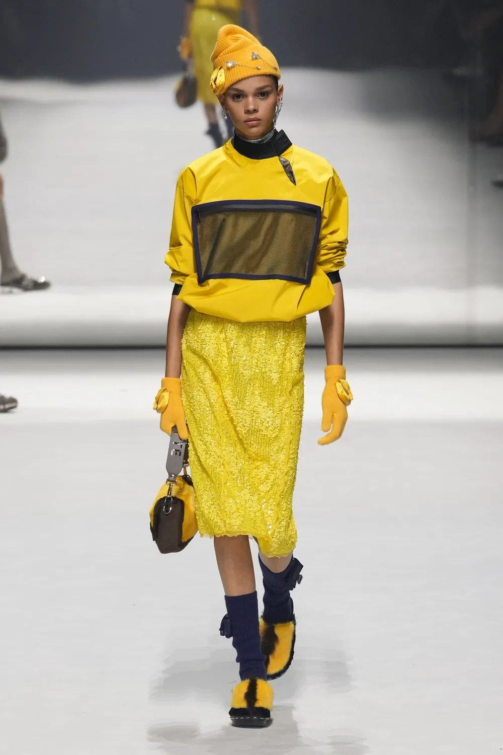 Fendi Resort 2023 - 25 anni Fendi Baguette New York Runway Magazine